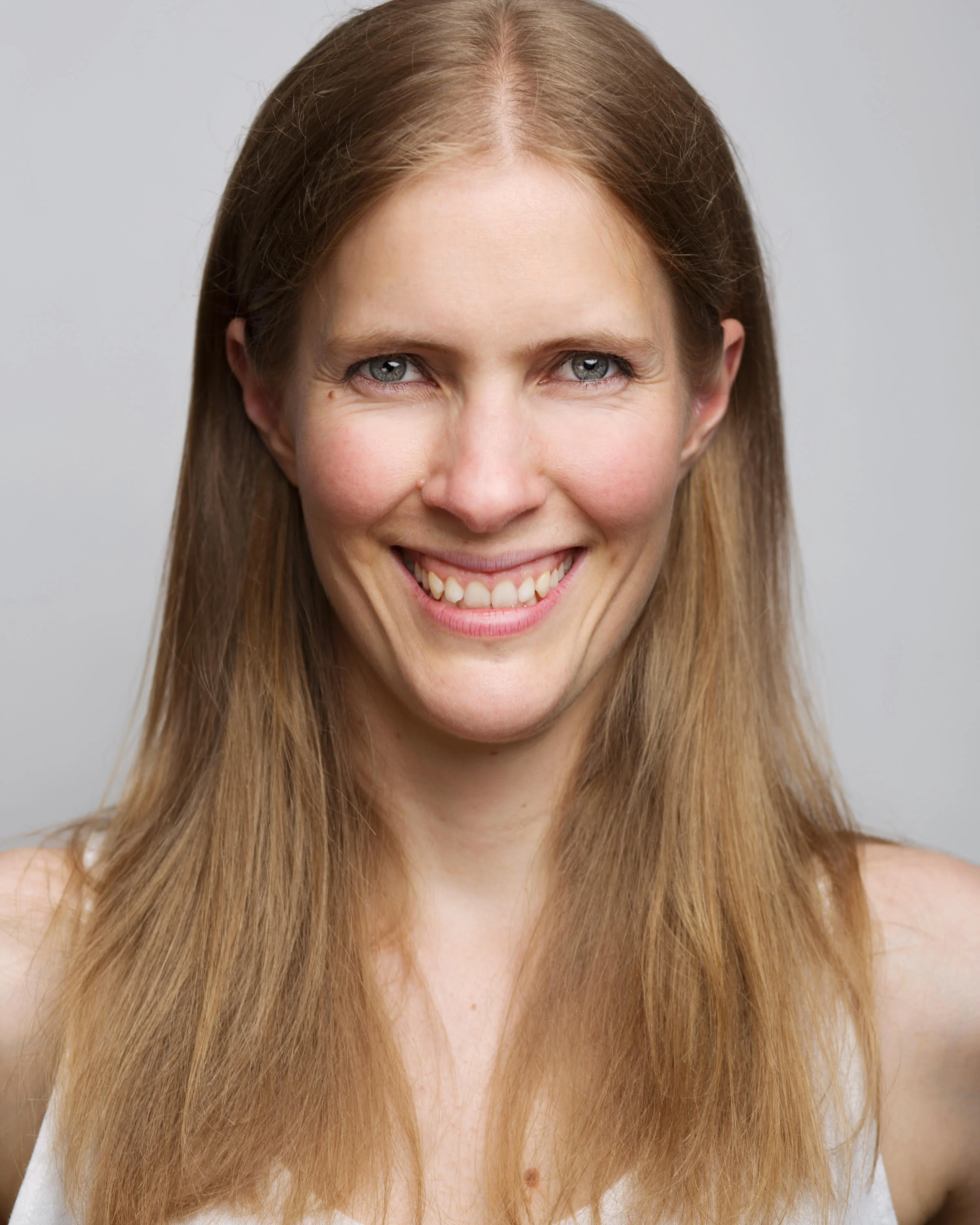 Rachel HEadshot.jpg