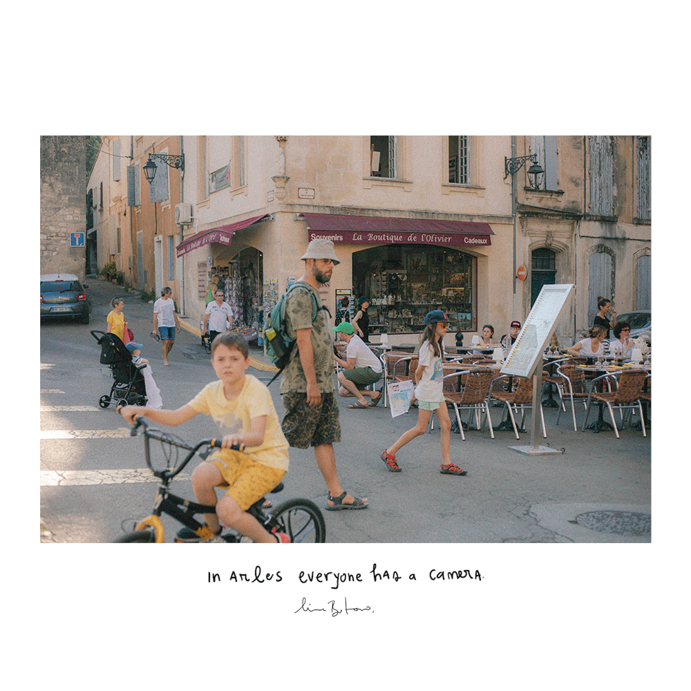 In-arles-everyone-has-a-camera_01.gif