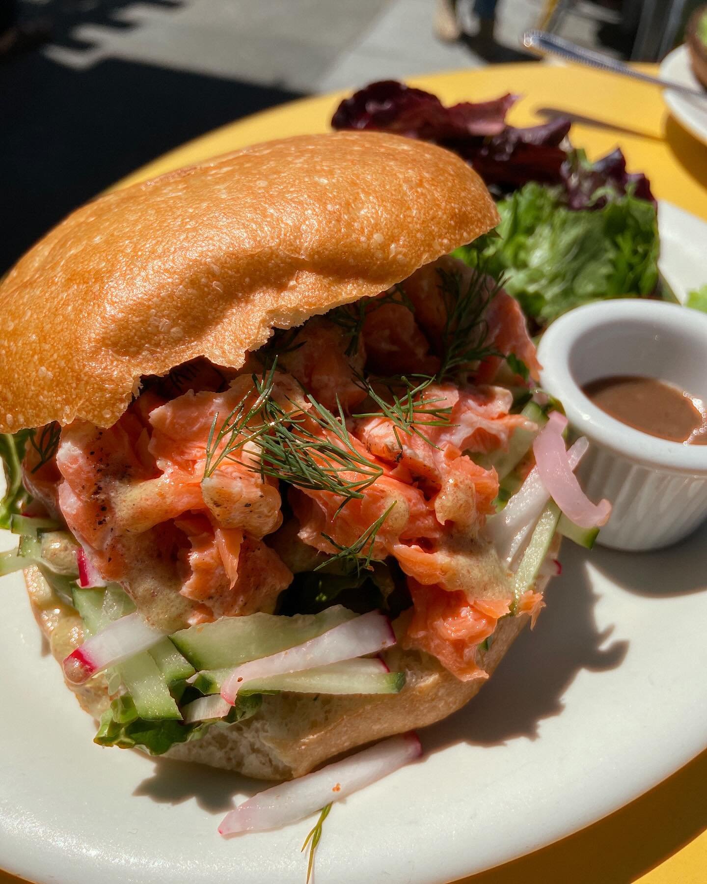 Special sandwich alert!
We call it the Royal Sandwich.  It&rsquo;s amazing!  Poached King salmon with cucumber, radish, dill, mayo and mustard vinaigrette on a toasted @acmebreadberkeley bun. You will feel so good after eating this.

#brainfood
#mont
