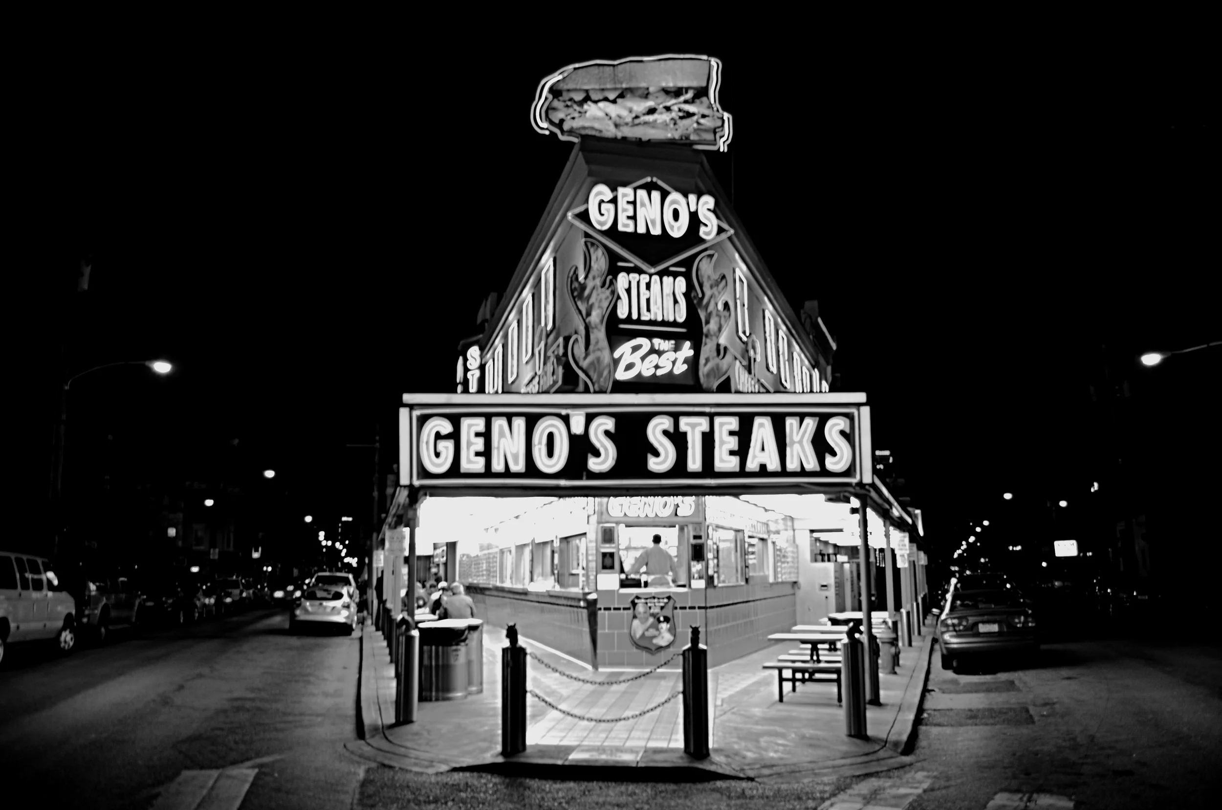 112113.[Geno's, BW].JPG