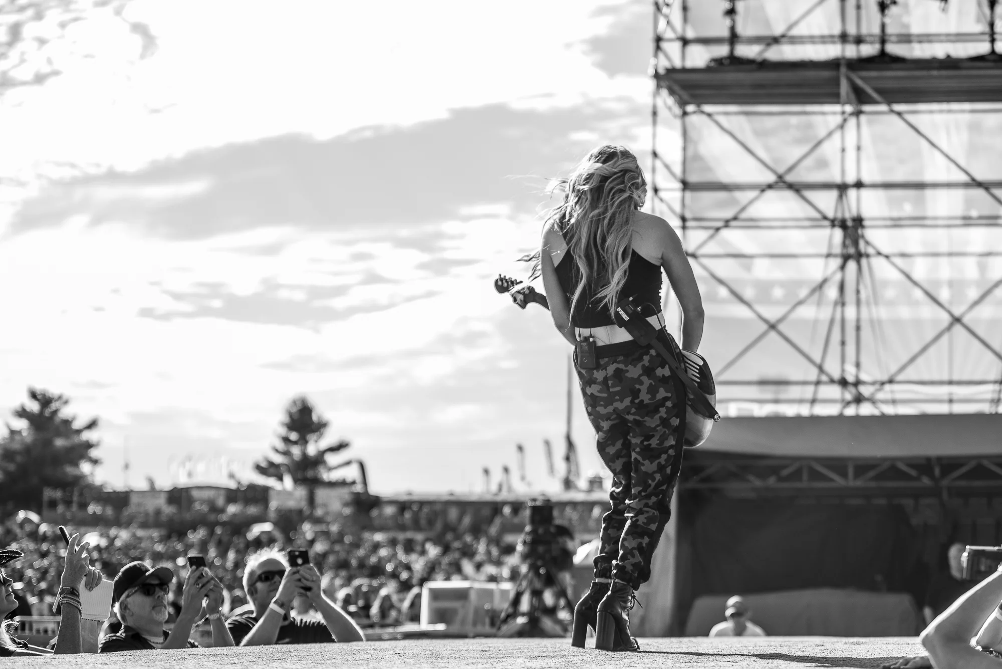 2019 - 07 July - Lindsay Ell - Country Thunder - for web-96.jpg