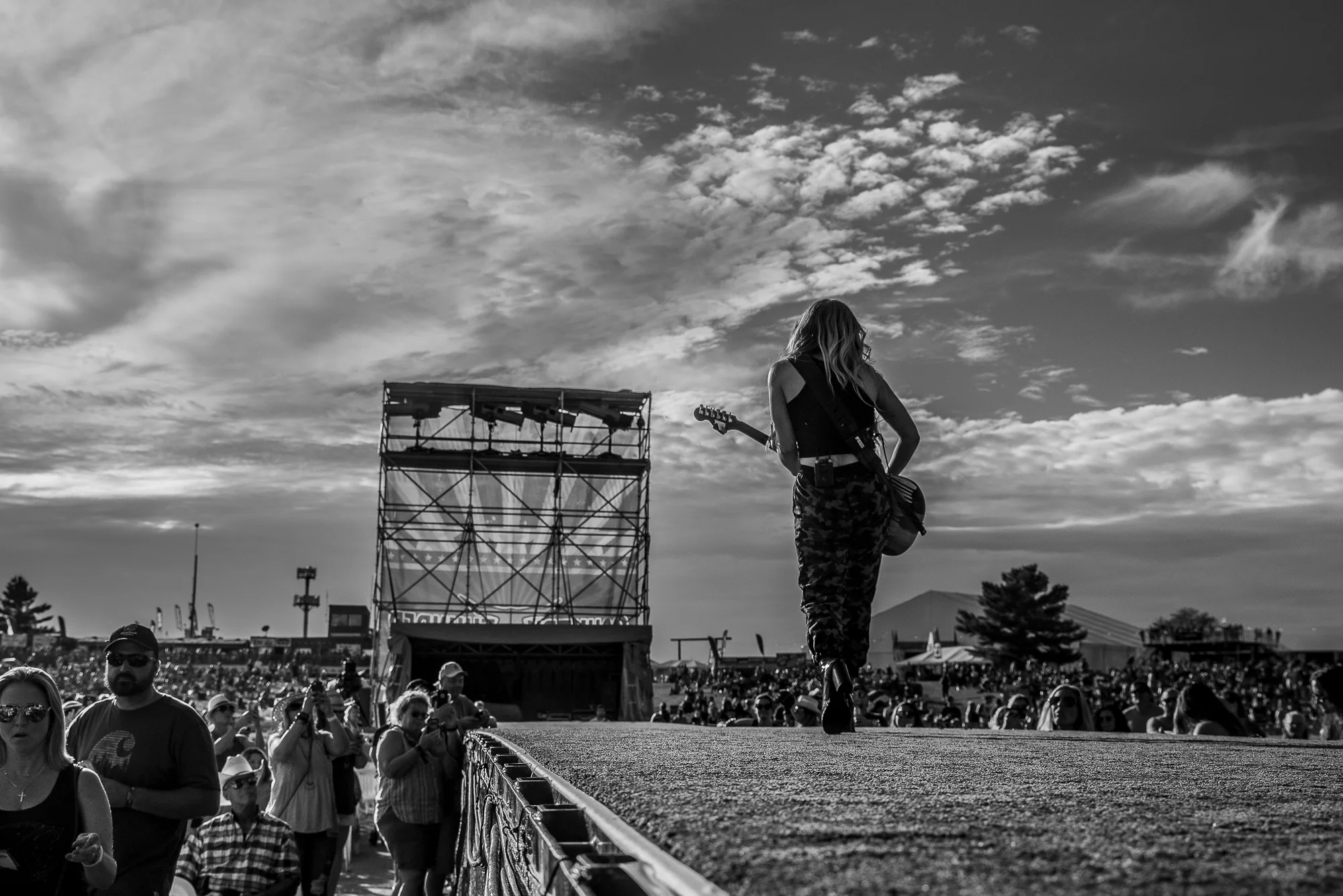 2019 - 07 July - Lindsay Ell - Country Thunder - for web-46.jpg