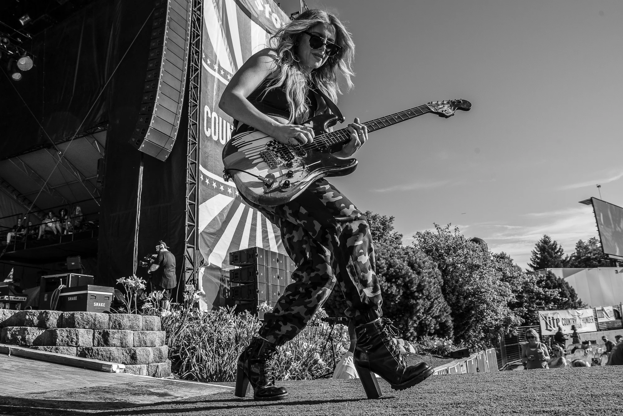 2019 - 07 July - Lindsay Ell - Country Thunder - for web-36.jpg