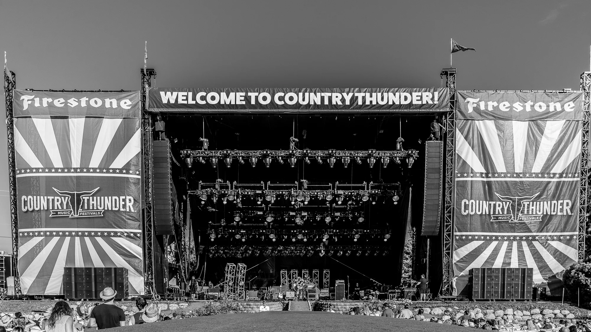 2019 - 07 July - Lindsay Ell - Country Thunder - for web-27.jpg