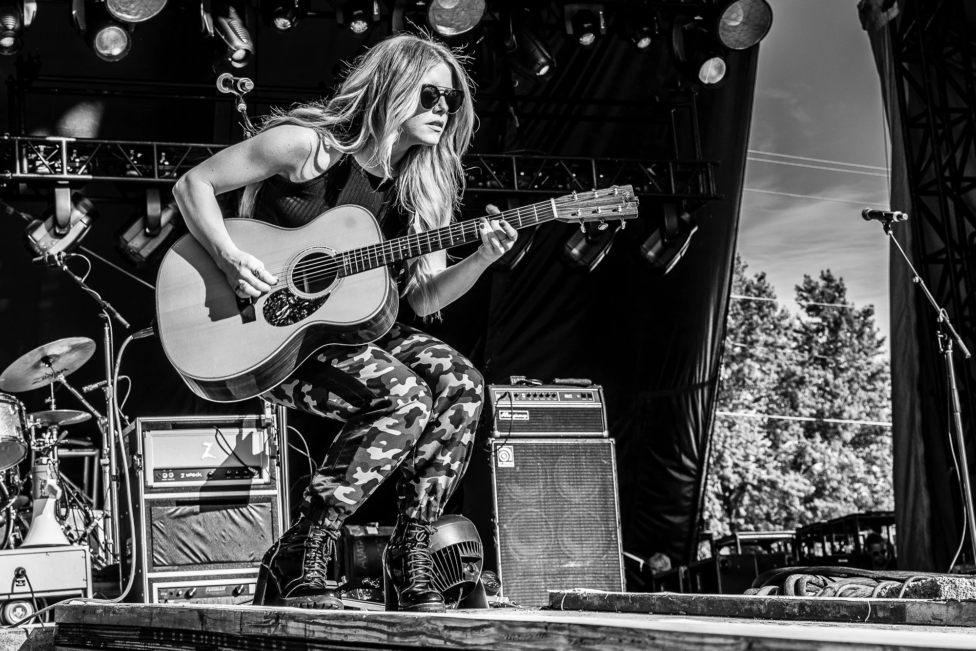 2019 - 07 July - Lindsay Ell - Country Thunder - for web-25.jpg