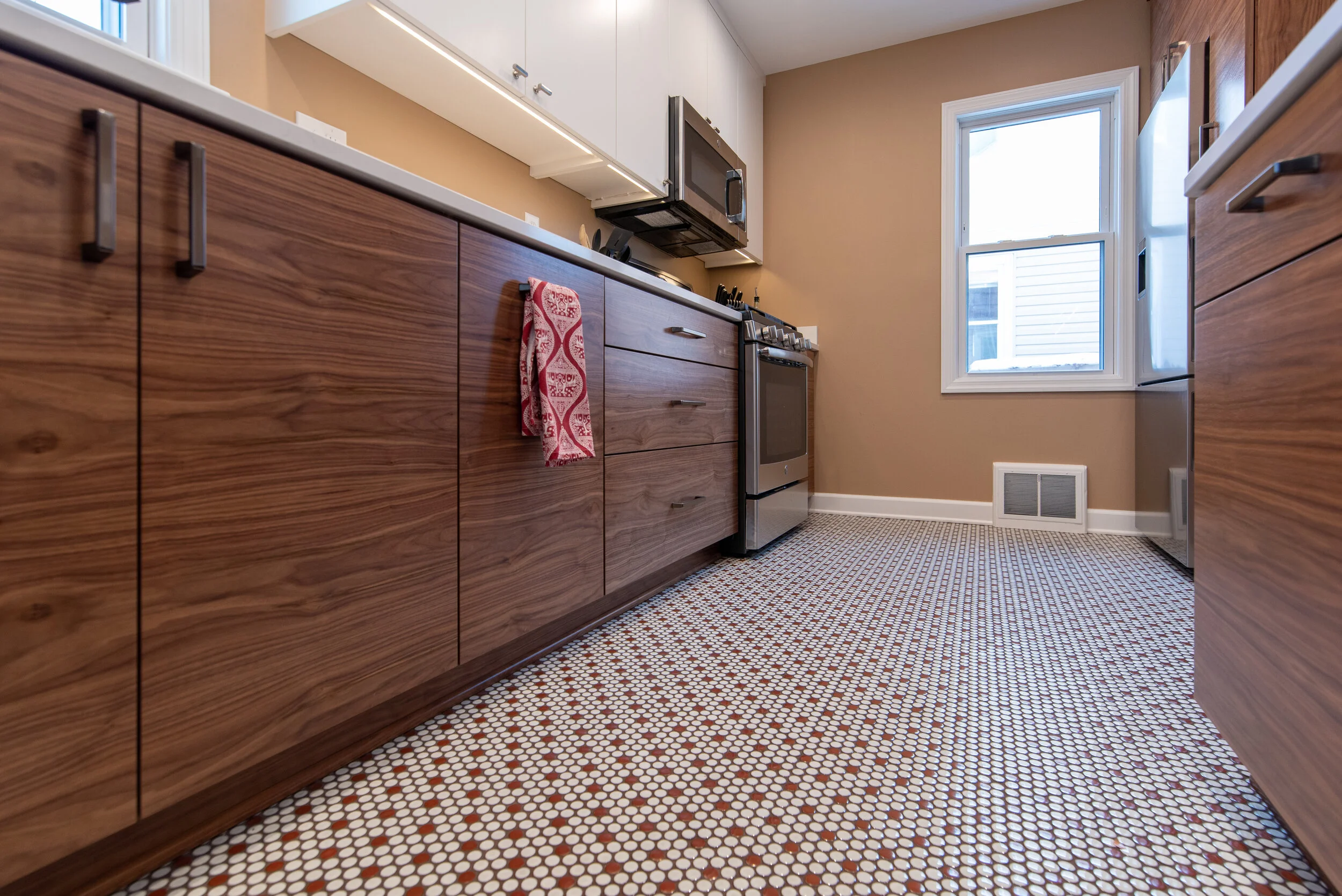 2020-mkedesignbuild - south adams st - kitchen - 9.JPG