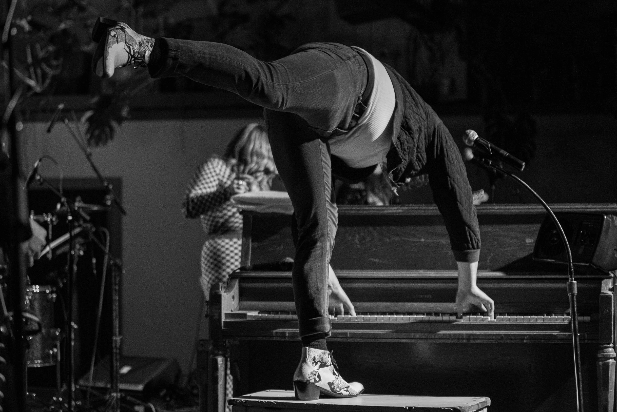 2022 - 01 Jan 23 - Low Cut Connie-21.JPG