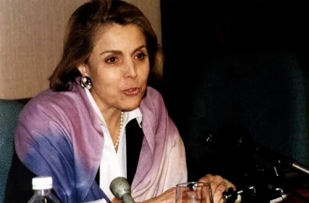 012 US-Iran Relations Is Confrontation Necessary r30.jpg