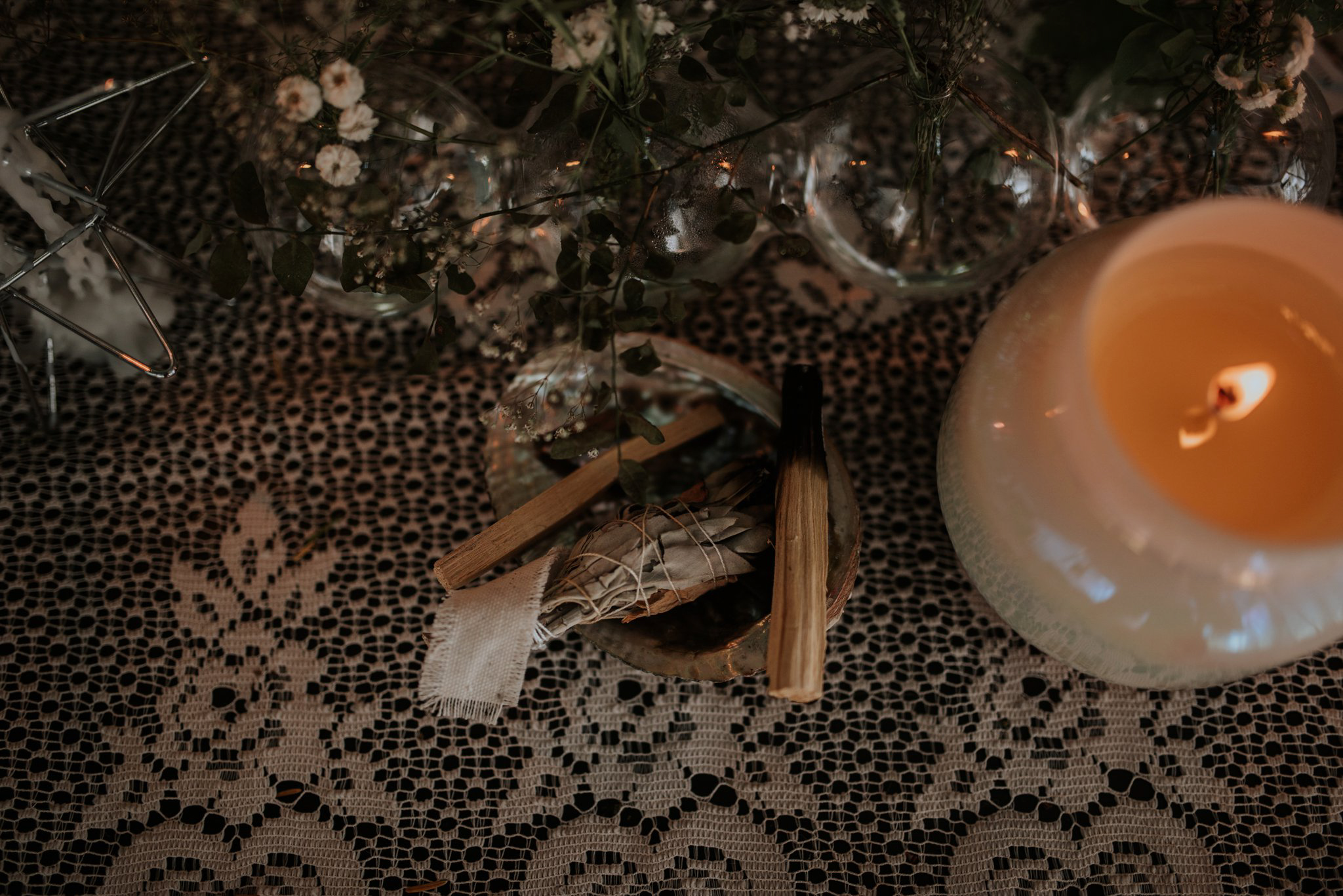 intimate-boho-campfire-wedding-shangri-la-on-the-green-seattle-wedding-photographer-caitlyn-nikula-photography-8.jpg