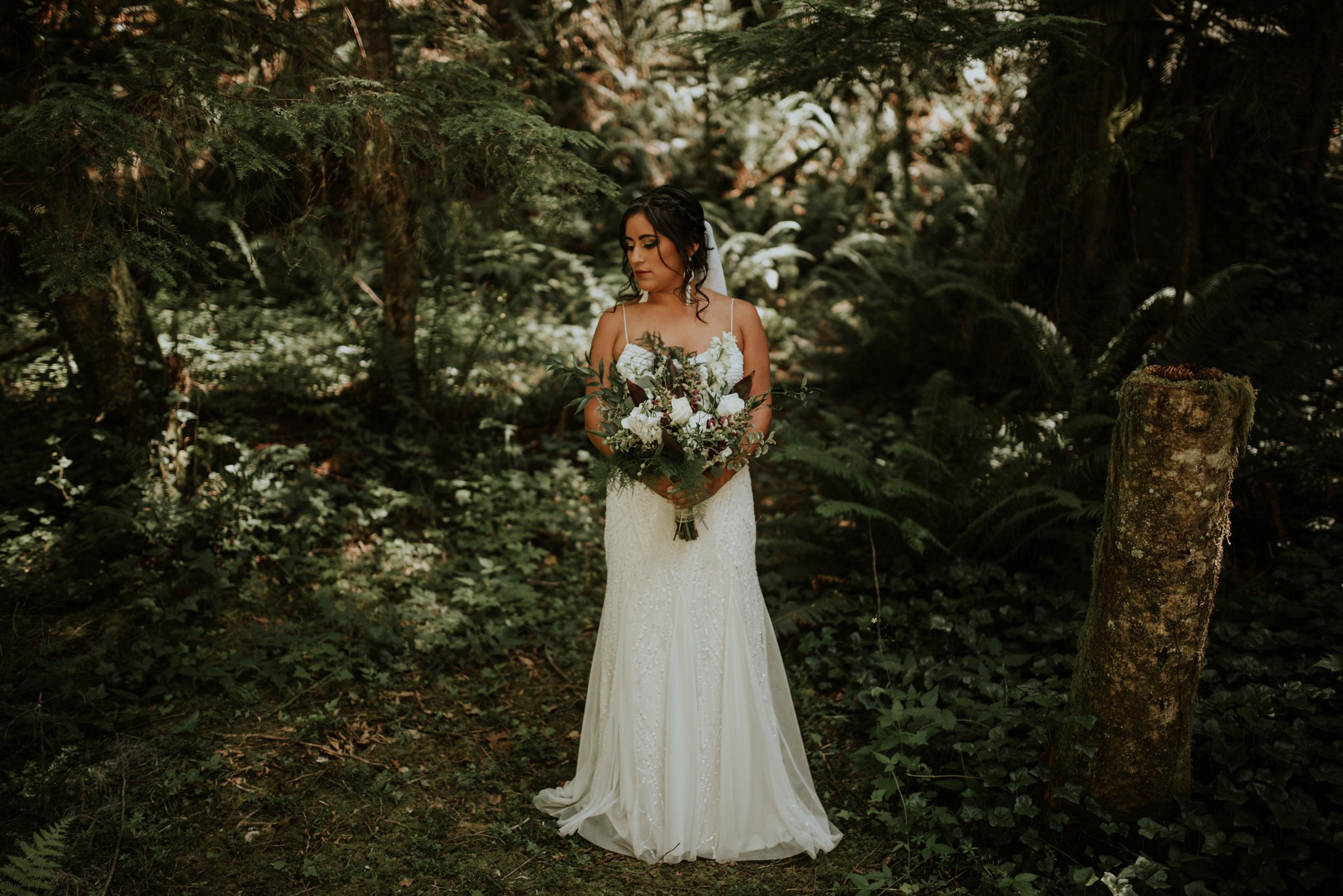 intimate-boho-campfire-wedding-shangri-la-on-the-green-seattle-wedding-photographer-caitlyn-nikula-photography-30.jpg