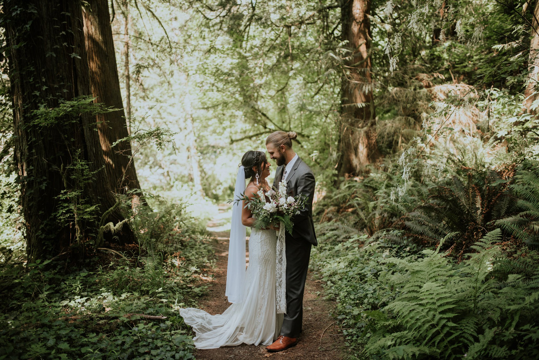 intimate-boho-campfire-wedding-shangri-la-on-the-green-seattle-wedding-photographer-caitlyn-nikula-photography-55.jpg