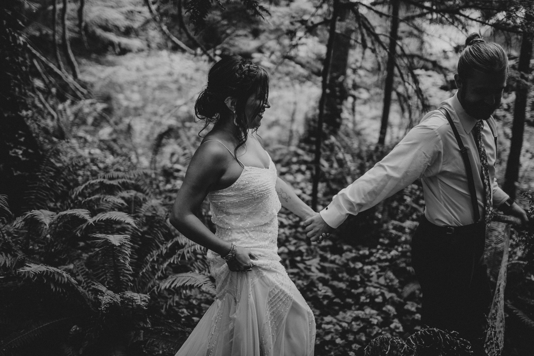 intimate-boho-campfire-wedding-shangri-la-on-the-green-seattle-wedding-photographer-caitlyn-nikula-photography-81.jpg