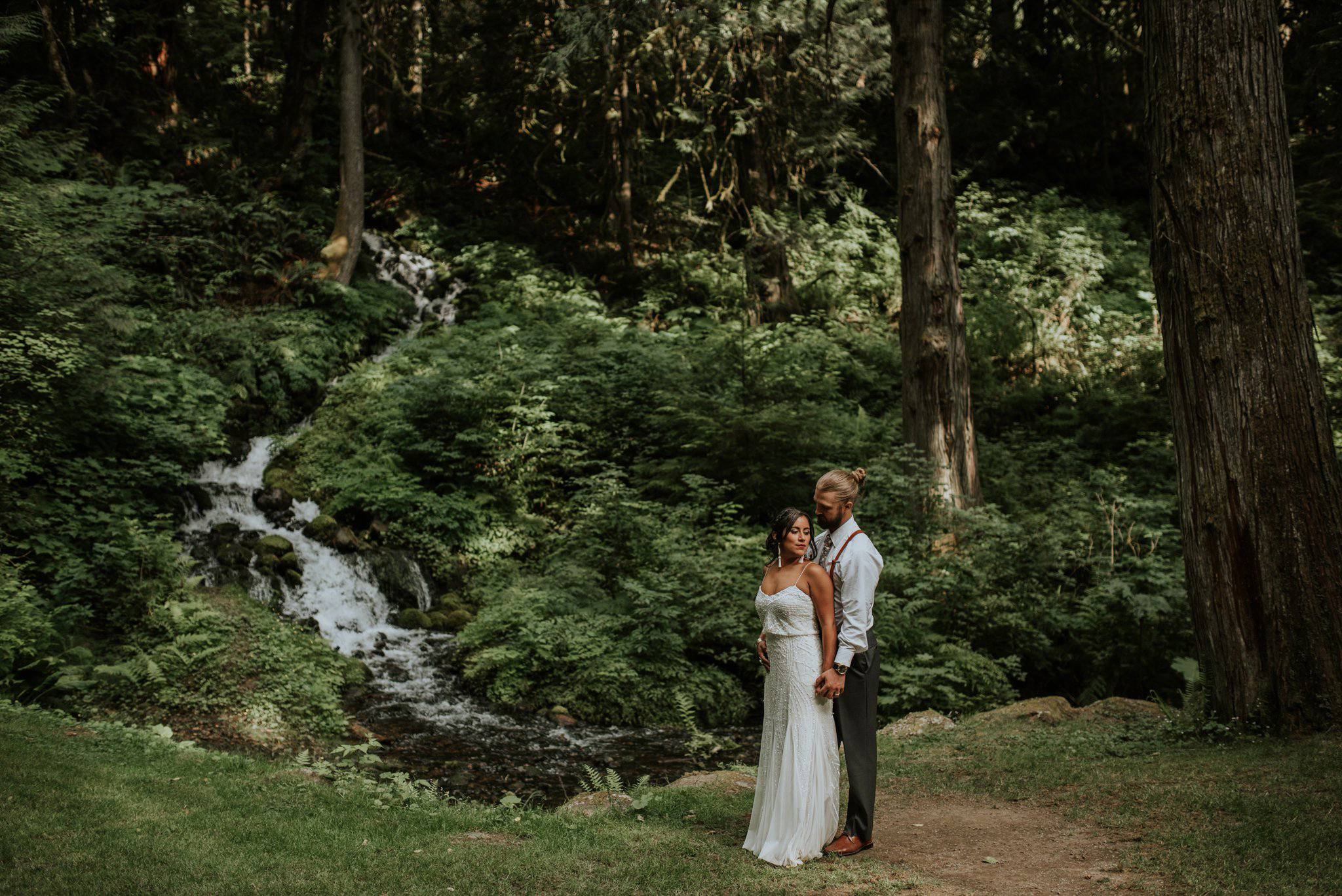 intimate-boho-campfire-wedding-shangri-la-on-the-green-seattle-wedding-photographer-caitlyn-nikula-photography-92.jpg