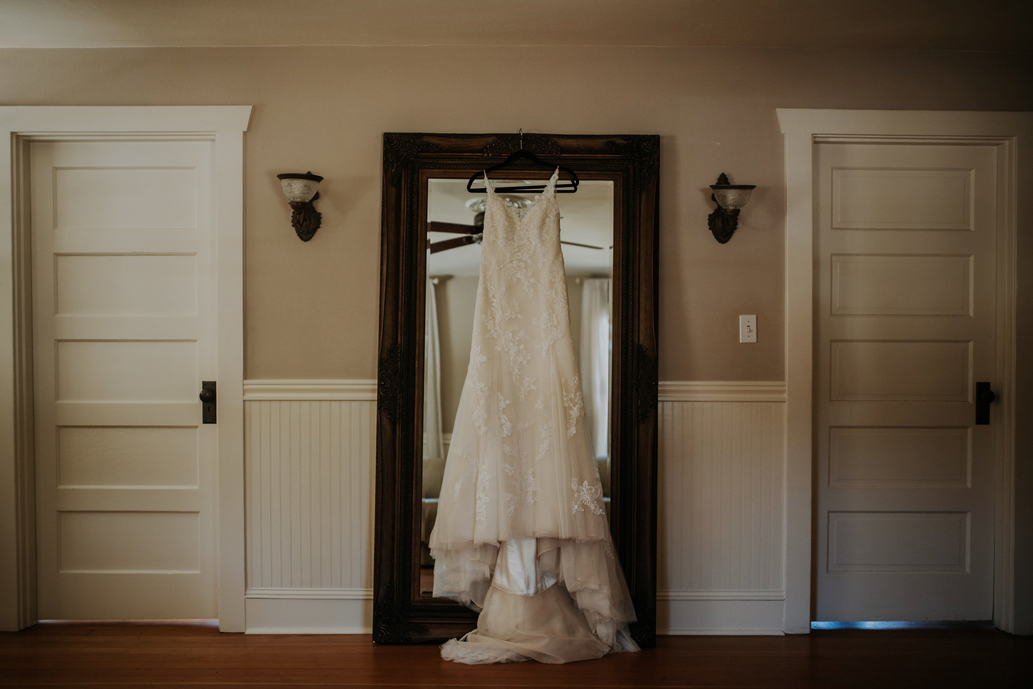 kristen-and-cody-the-kelley-farm-wedding-seattle-photographer-caitlyn-nikula-1.jpg