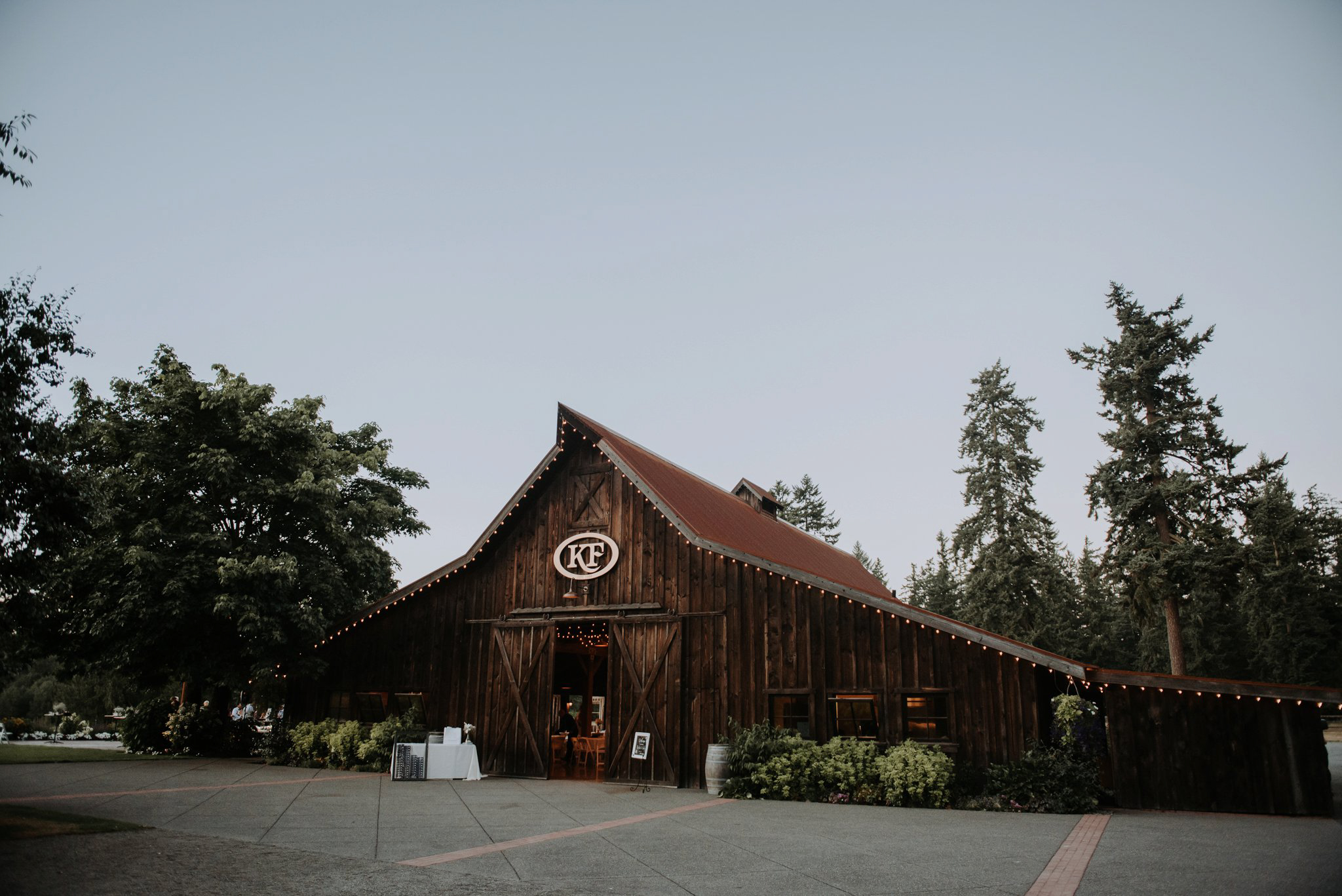 kristen-and-cody-the-kelley-farm-wedding-seattle-photographer-caitlyn-nikula-69.jpg
