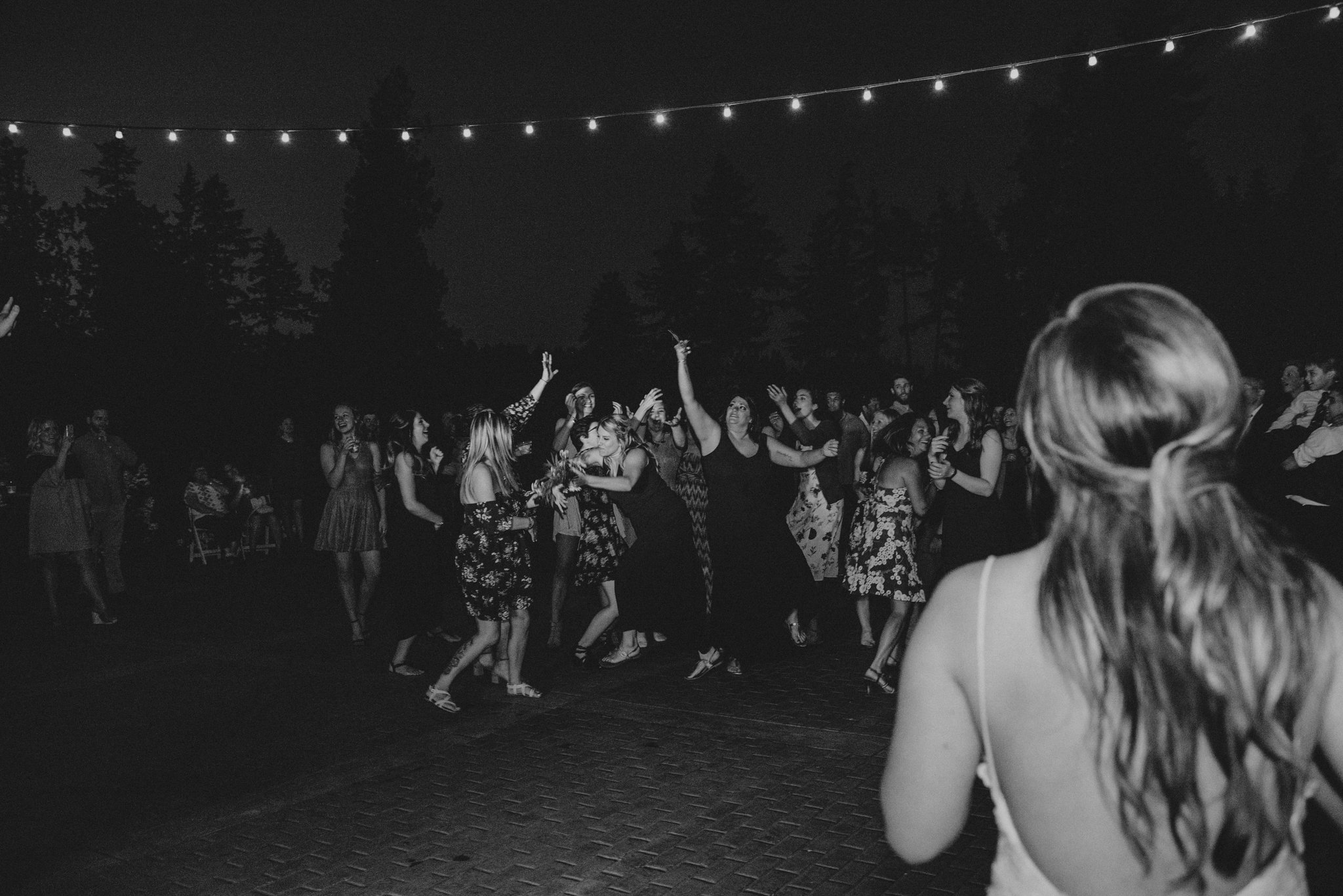 kristen-and-cody-the-kelley-farm-wedding-seattle-photographer-caitlyn-nikula-117.jpg