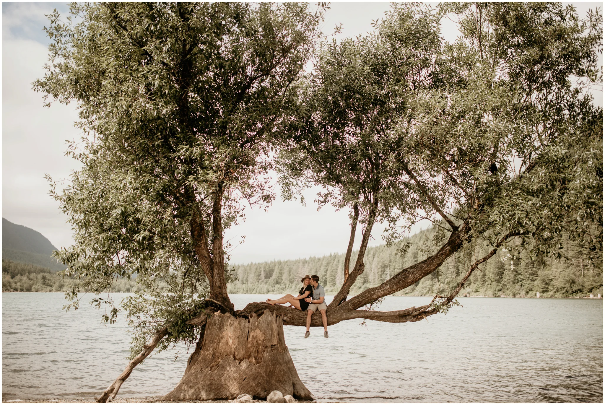katie-nolan-rattlesnake-lake-engagement-session-seattle-wedding-photographer-011.jpg