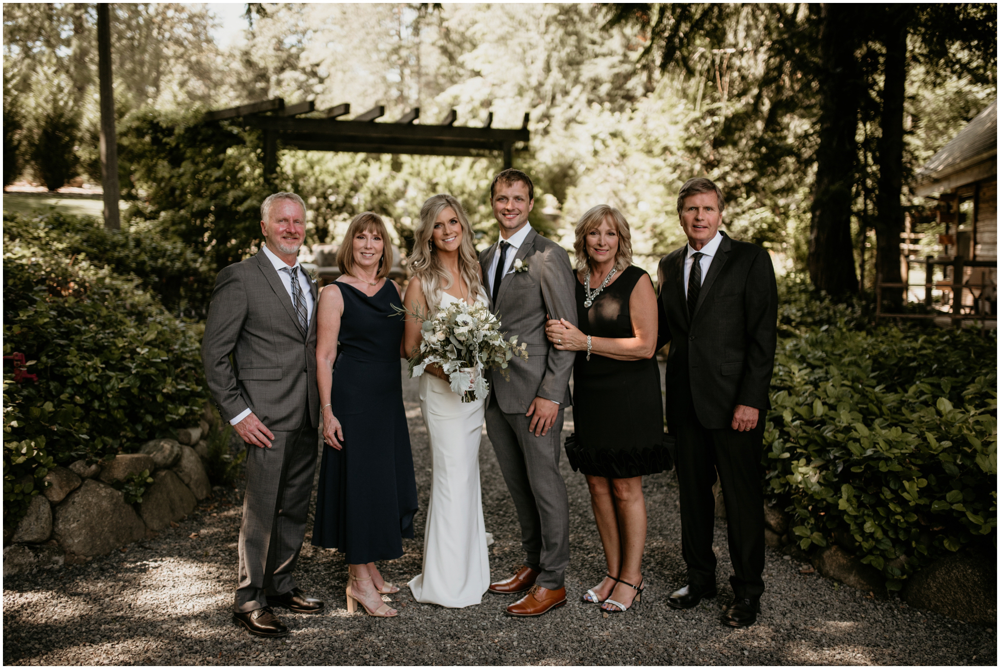 alicia-and-andy-green-gates-at-flowing-lake-seattle-wedding-photographer-052.jpg