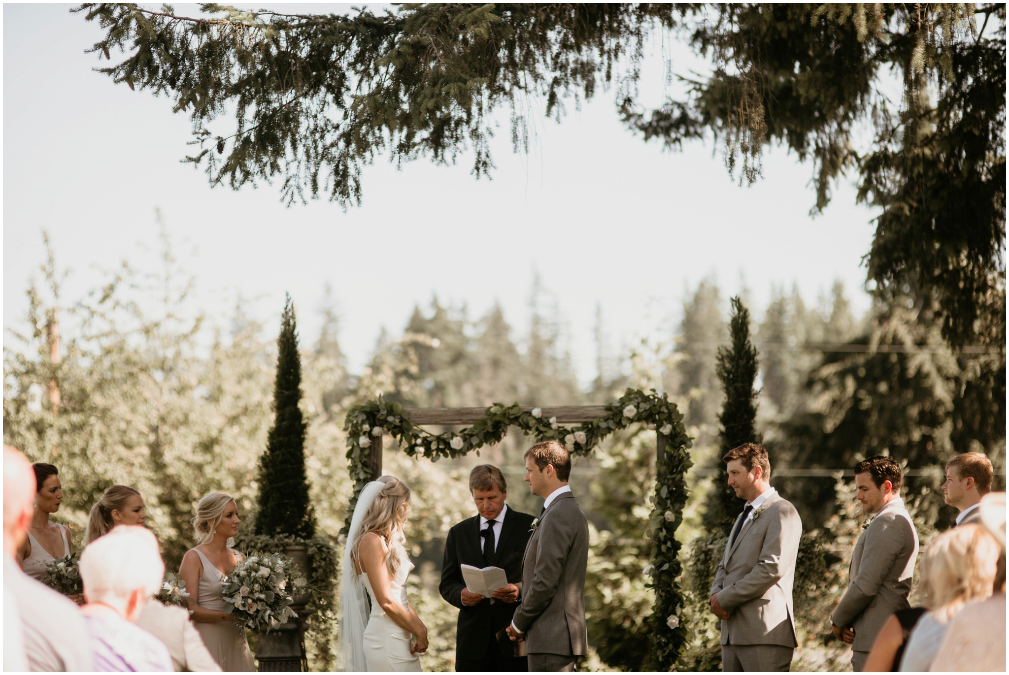 alicia-and-andy-green-gates-at-flowing-lake-seattle-wedding-photographer-068.jpg