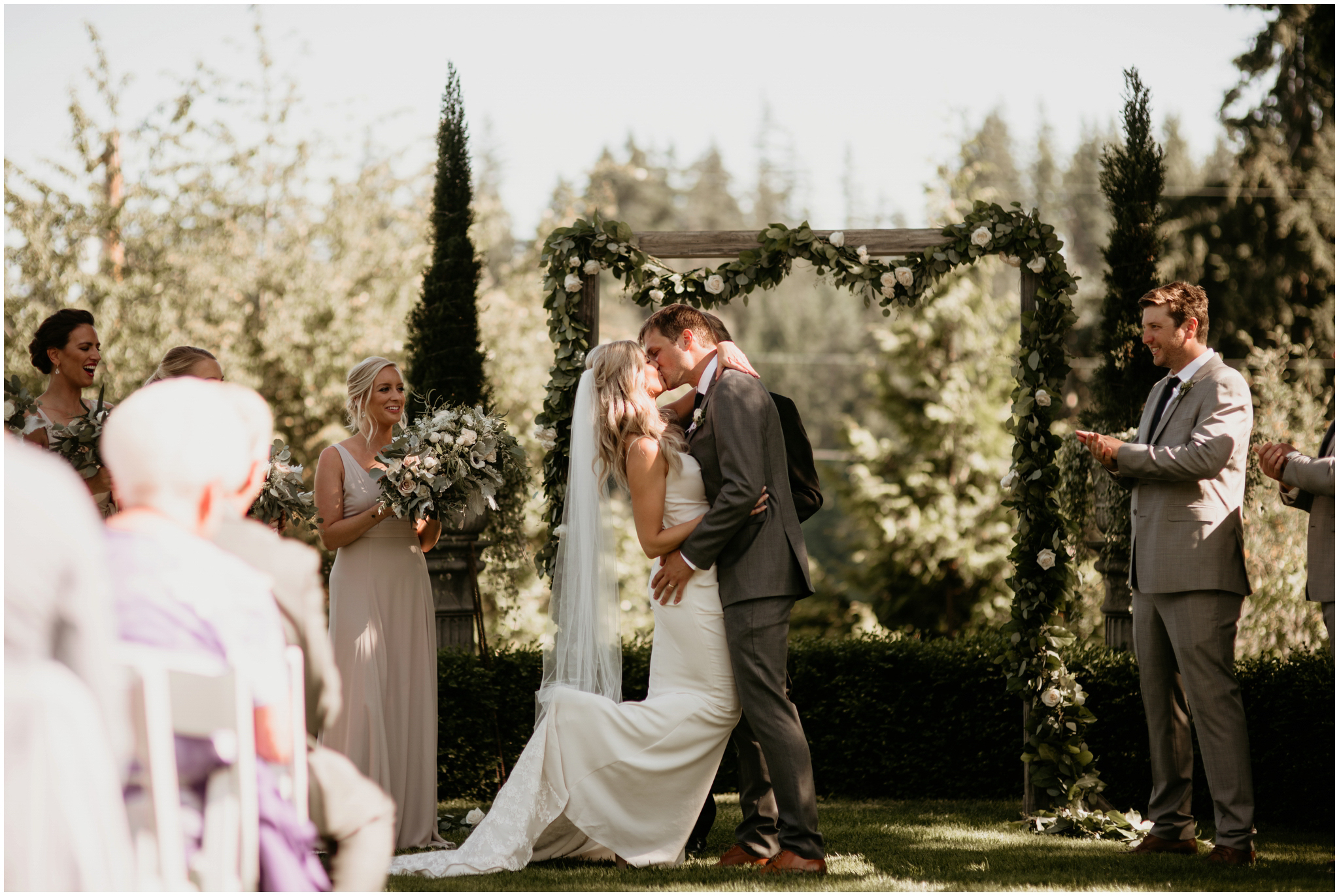 alicia-and-andy-green-gates-at-flowing-lake-seattle-wedding-photographer-070.jpg