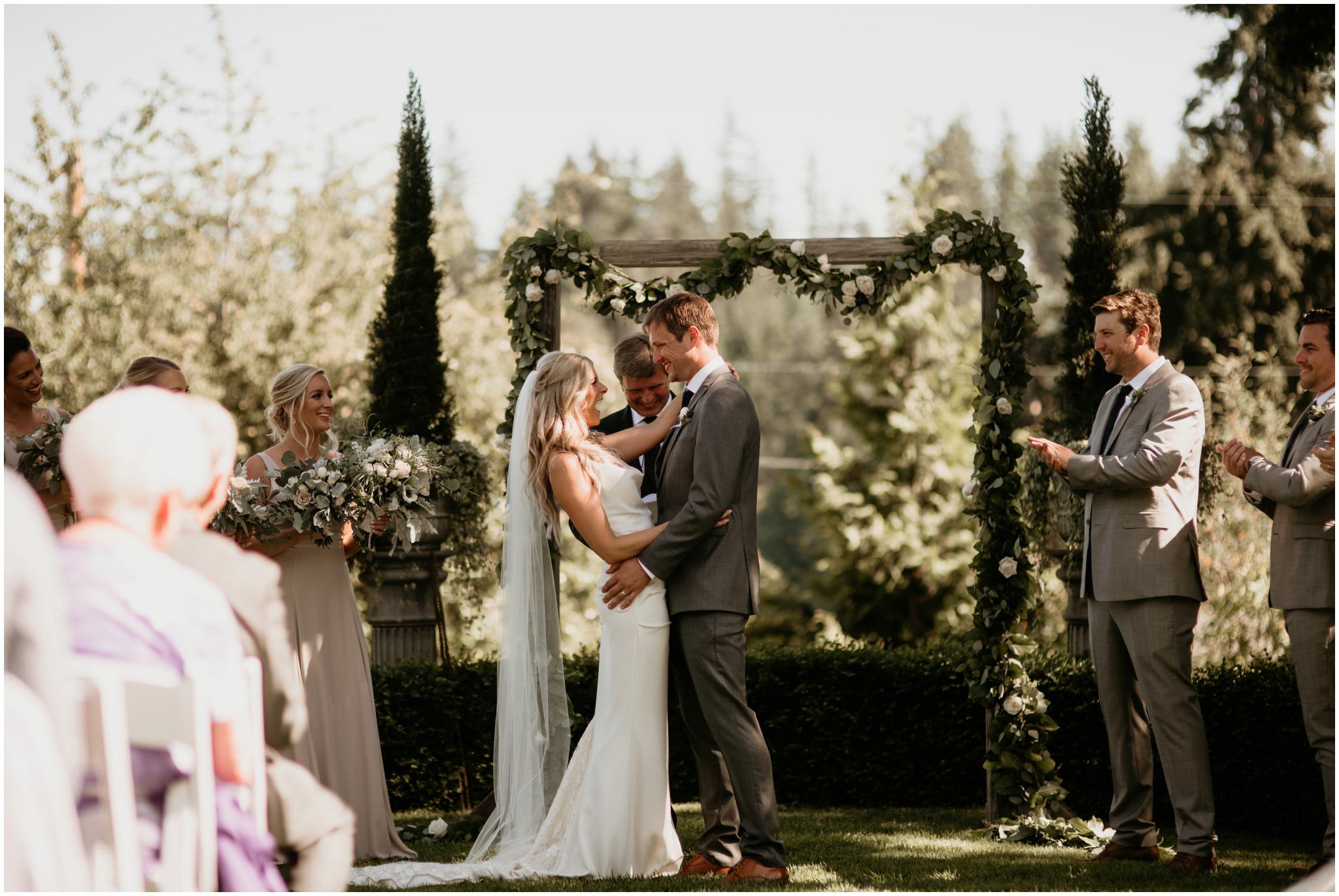 alicia-and-andy-green-gates-at-flowing-lake-seattle-wedding-photographer-071.jpg