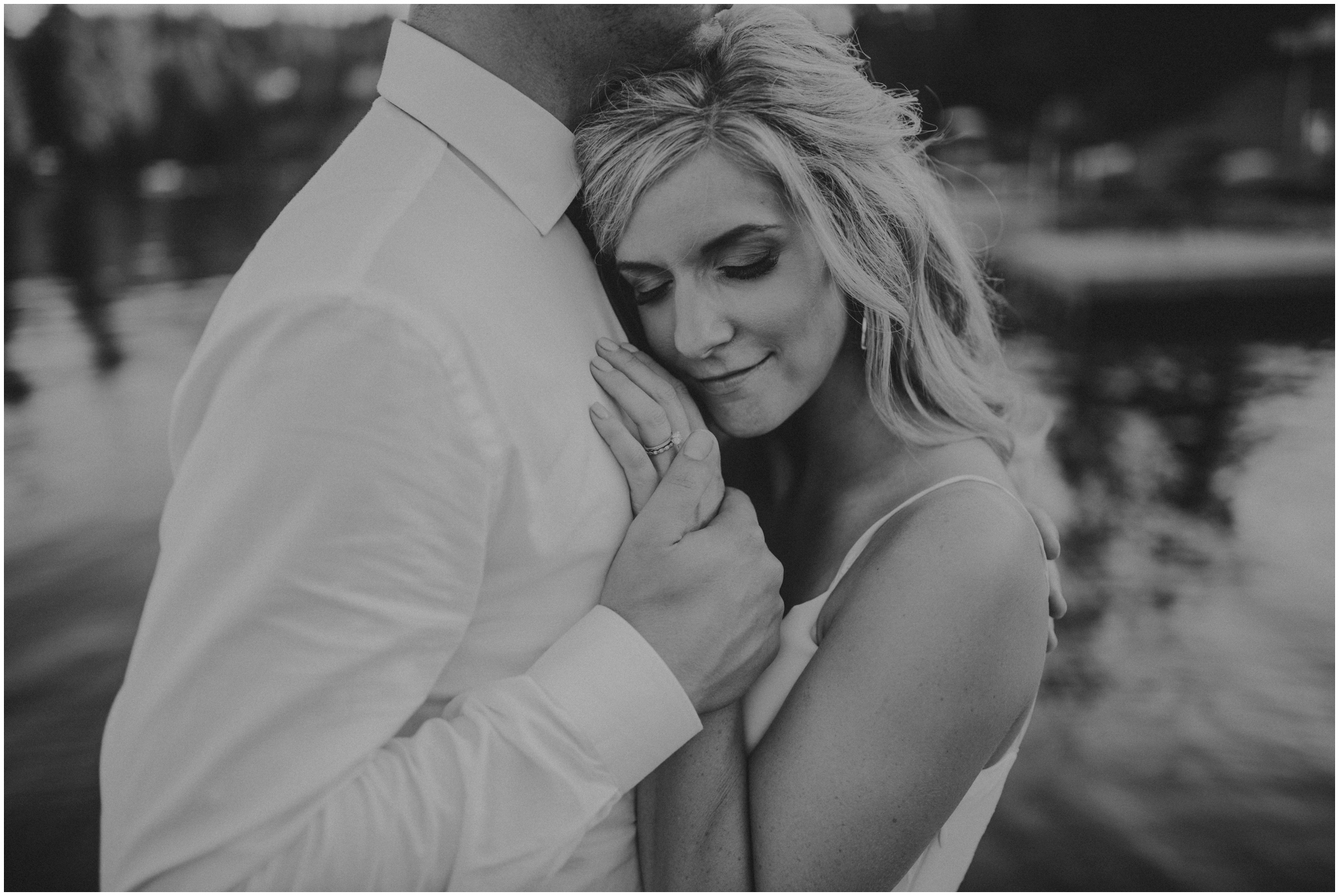 alicia-and-andy-green-gates-at-flowing-lake-seattle-wedding-photographer-152.jpg