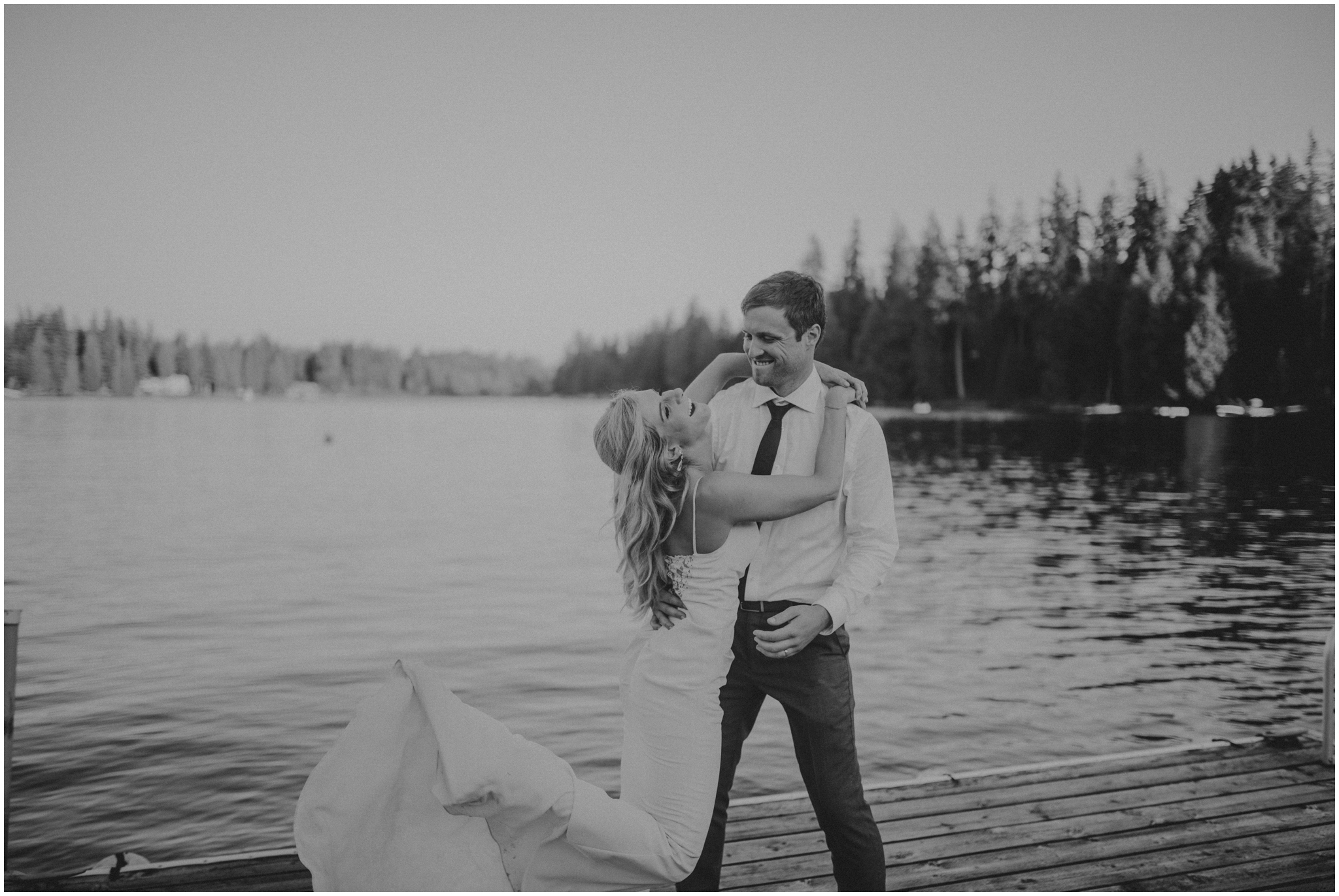 alicia-and-andy-green-gates-at-flowing-lake-seattle-wedding-photographer-163.jpg