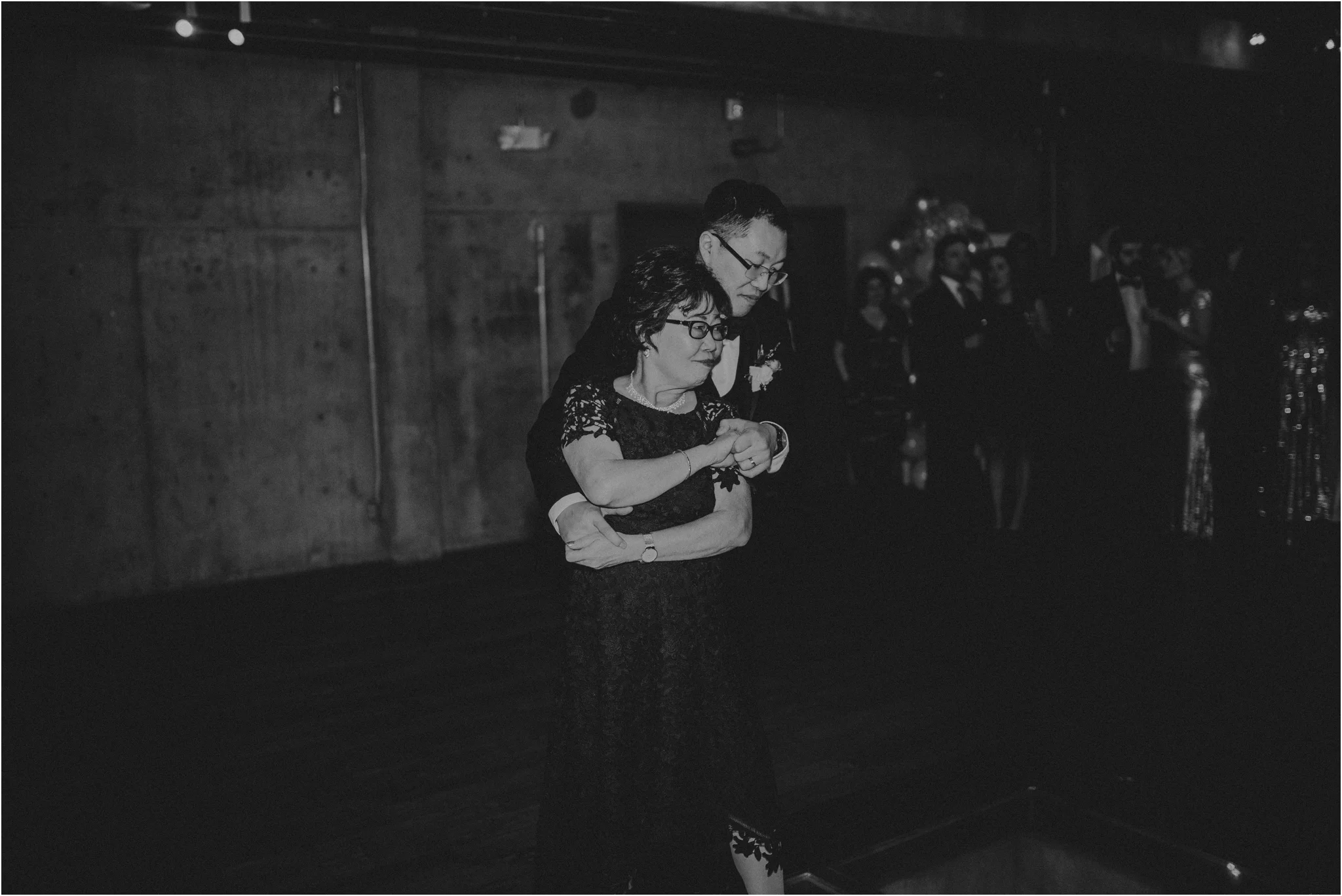 ashley-and-david-fremont-foundry-seattle-washington-wedding-photographer-132.jpg
