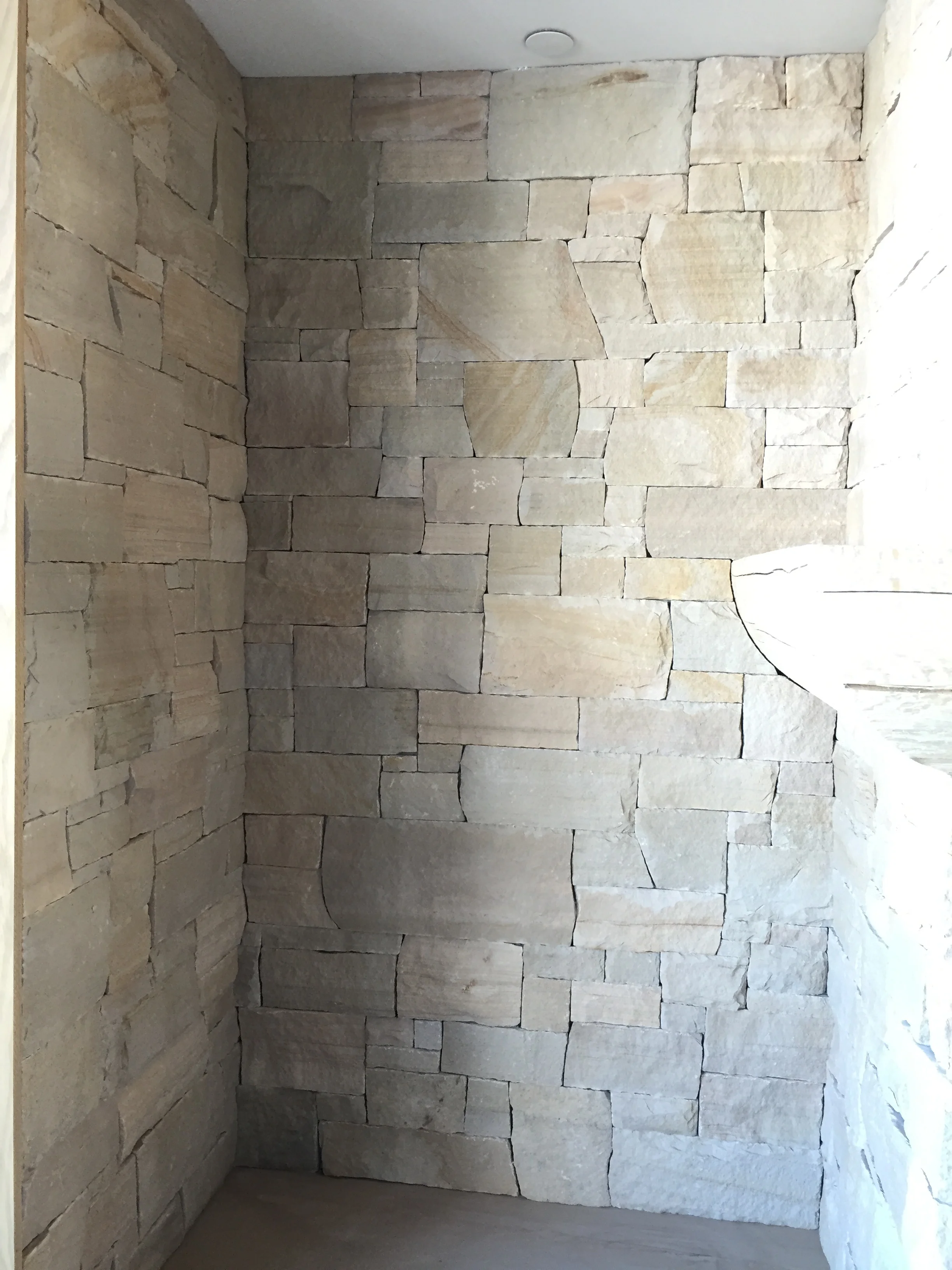 Sandstone fireplace with super tight joints - Montage Deer Valley