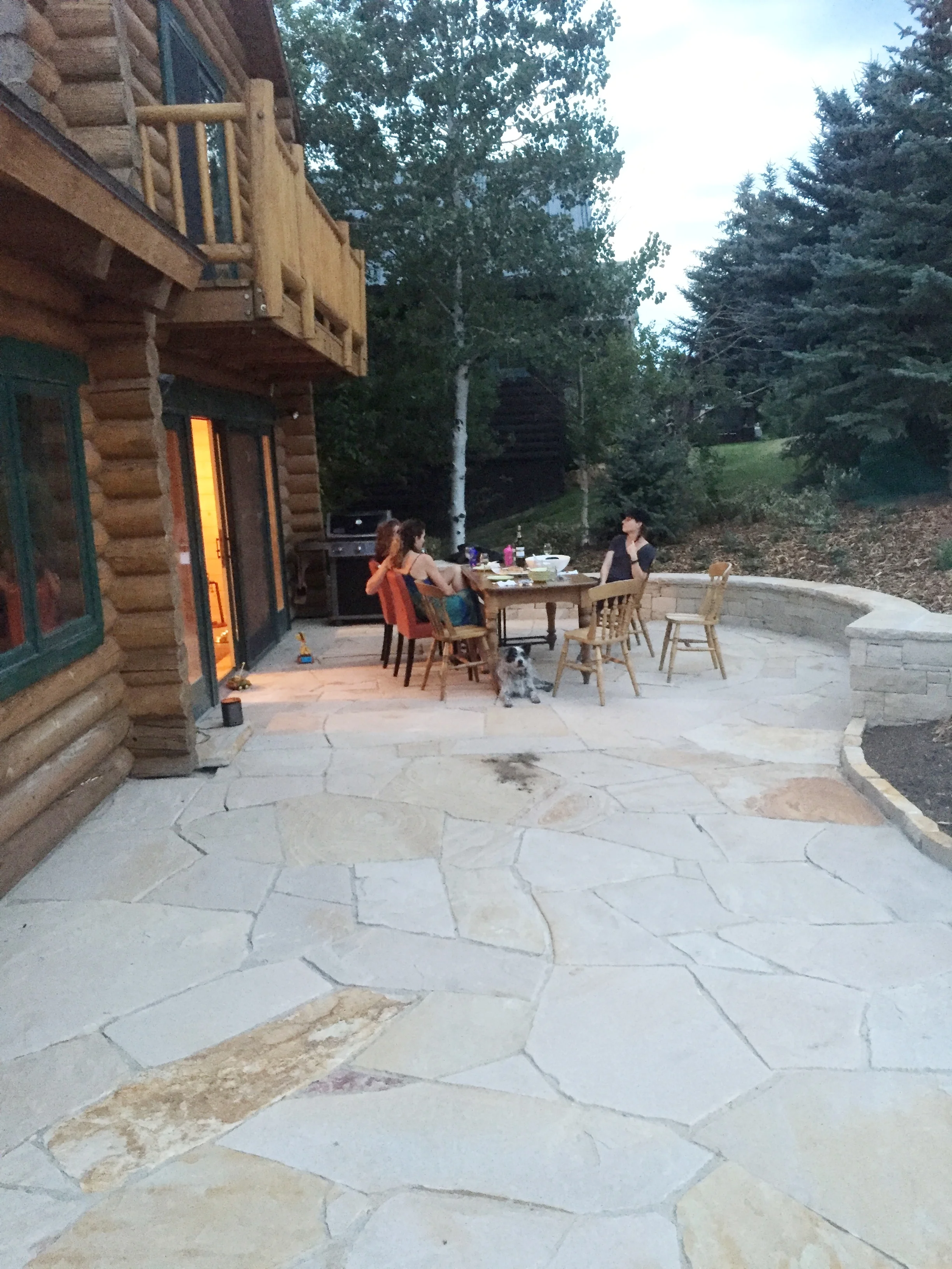 Flagstone Patio - Random Irregular Pattern