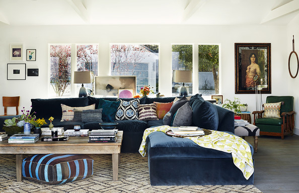 Rachel+Bilson+living+room+oversized+velvet+GtLHuF7VRSHl.jpg