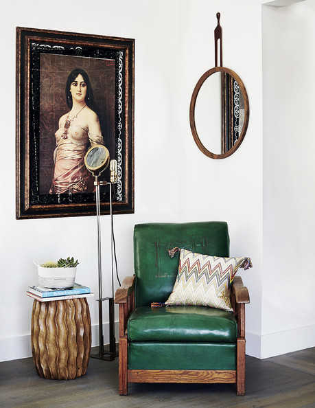 Rachel+Bilson+reading+nook+vintage+chair+portrait+pZNl18Yy_cHl.jpg