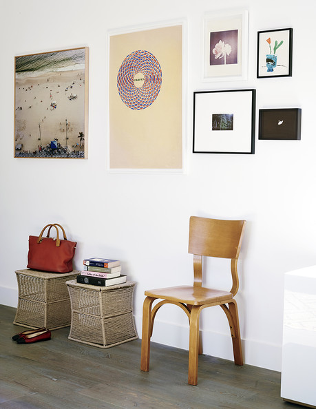 Rachel+Bilson+Two+oatmeal+color+stools+serve+XcPTkIBK07al.jpg