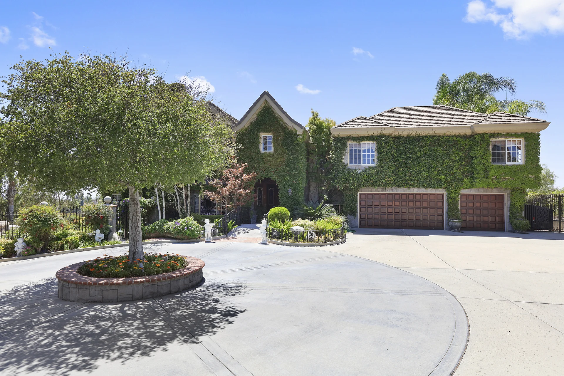Exterior23Web.jpg