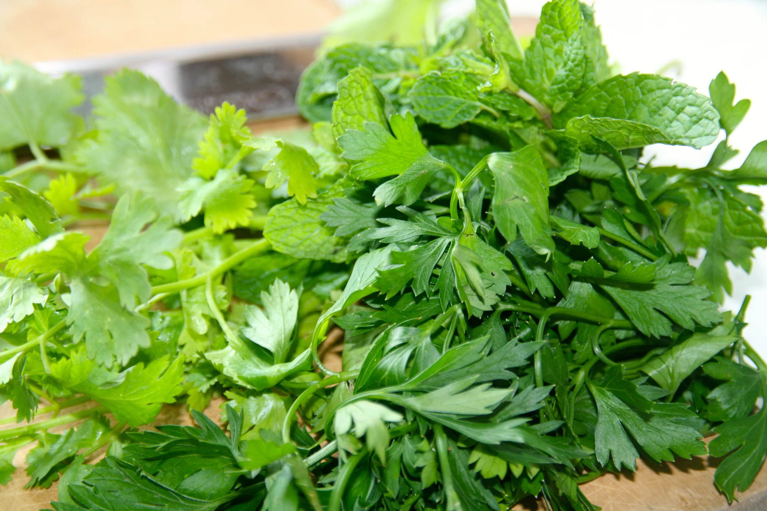 Fresh coriander, mint and parsley - Great taste, fantastic health benefits