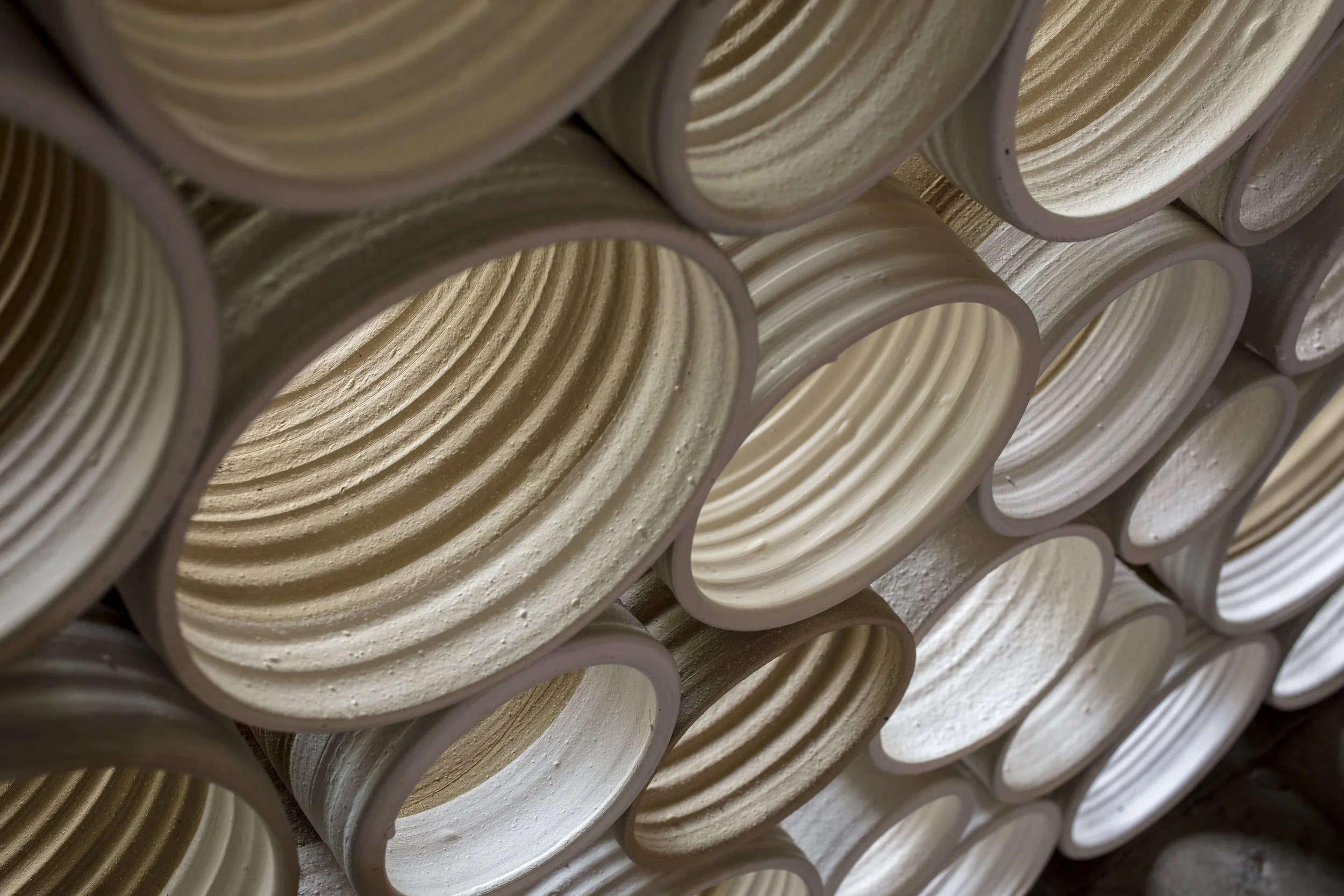 Martin Woll Godal, Steps , 2018. Installation, drejad stengodslera. Foto: Pär Fredin