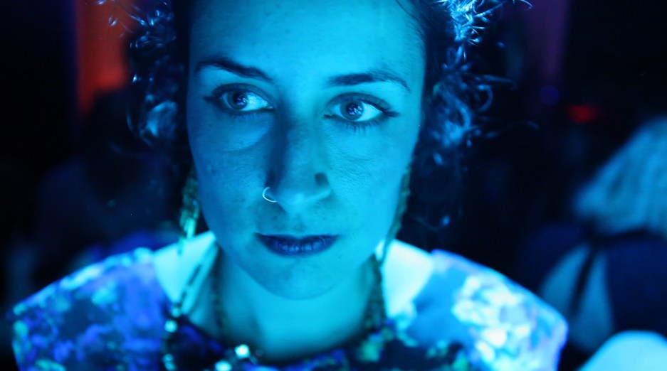 Ahang Bashis film "Skörheten" visas på Tempofestivalen. Ahang studerade grundkursen på Biskops Arnö Dokumentär år 2007 - 2008.