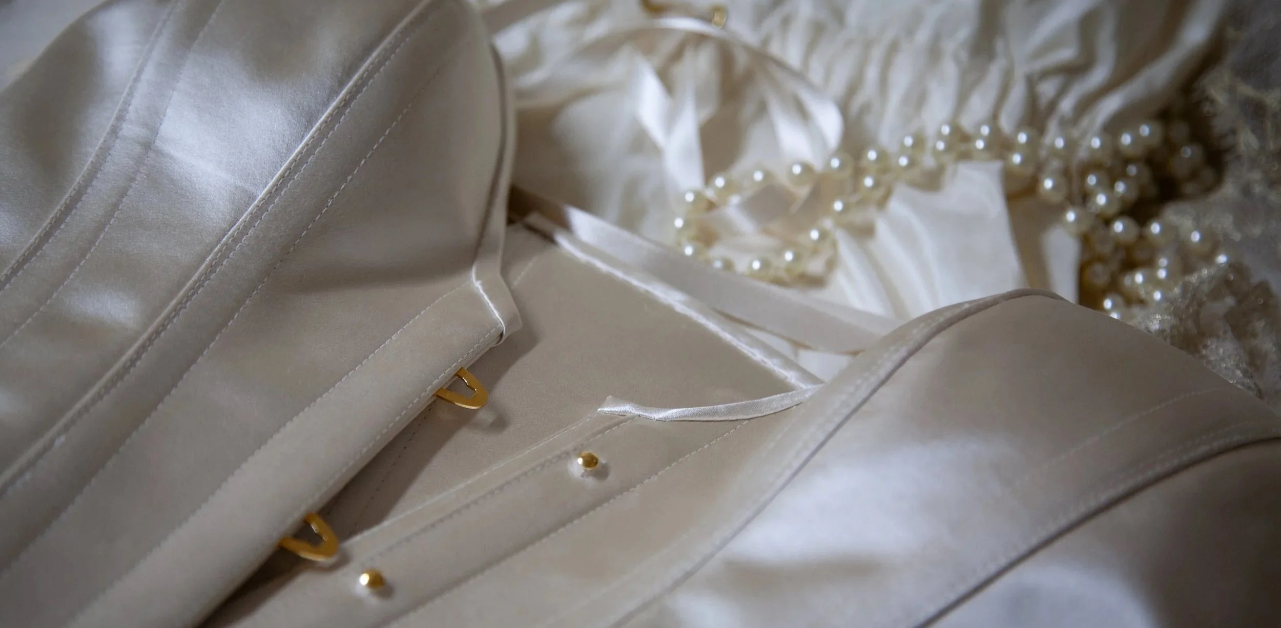 Luxury Bespoke Corsets UK | Handcrafted Made-to-Measure Corsetry