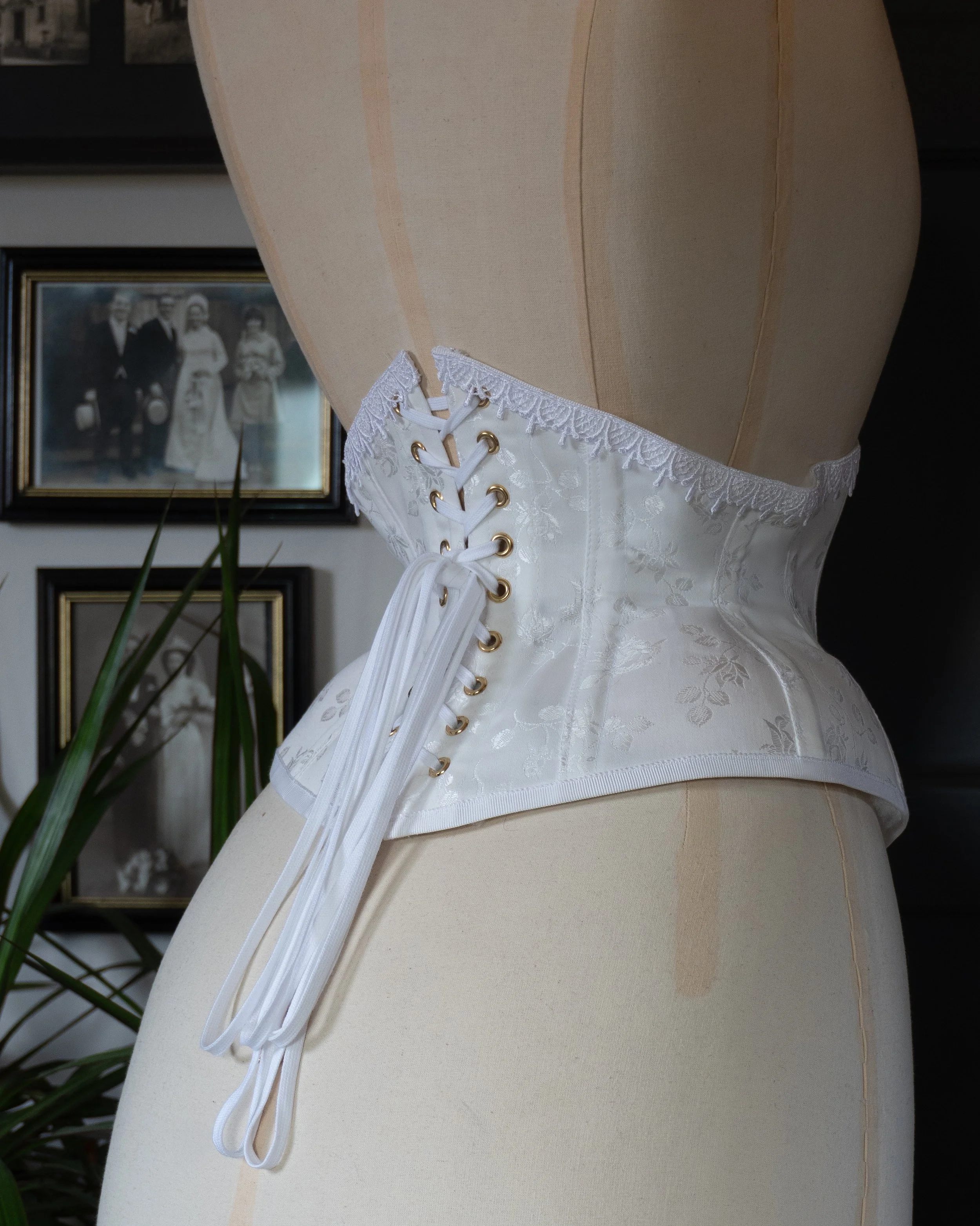Rosebud cincher-4.jpg