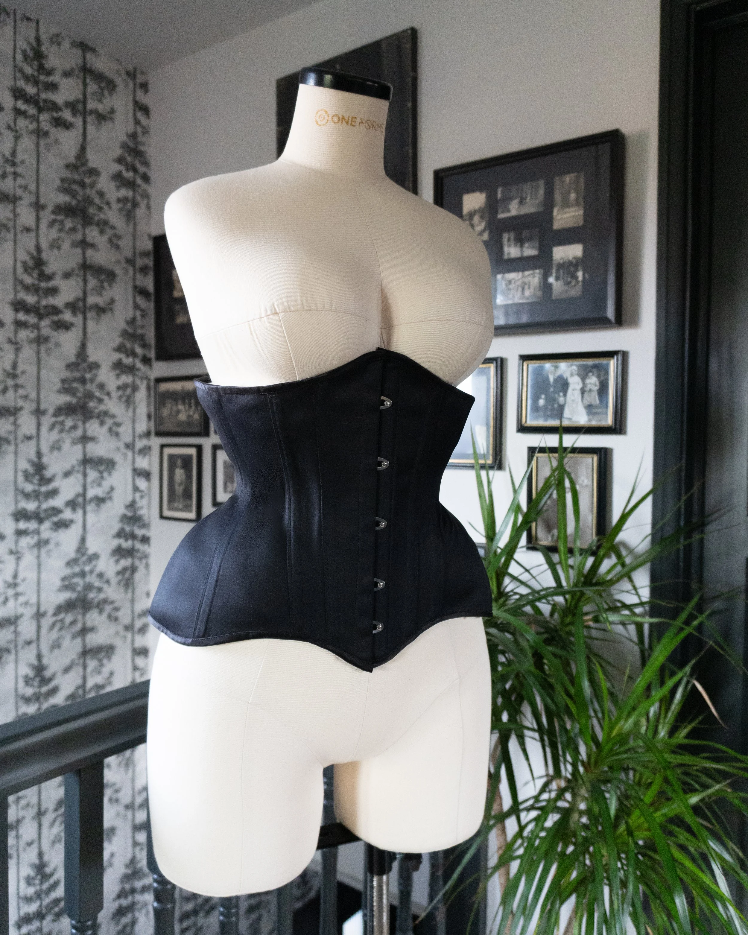 Black sateen smooth underbust corset-4.jpg