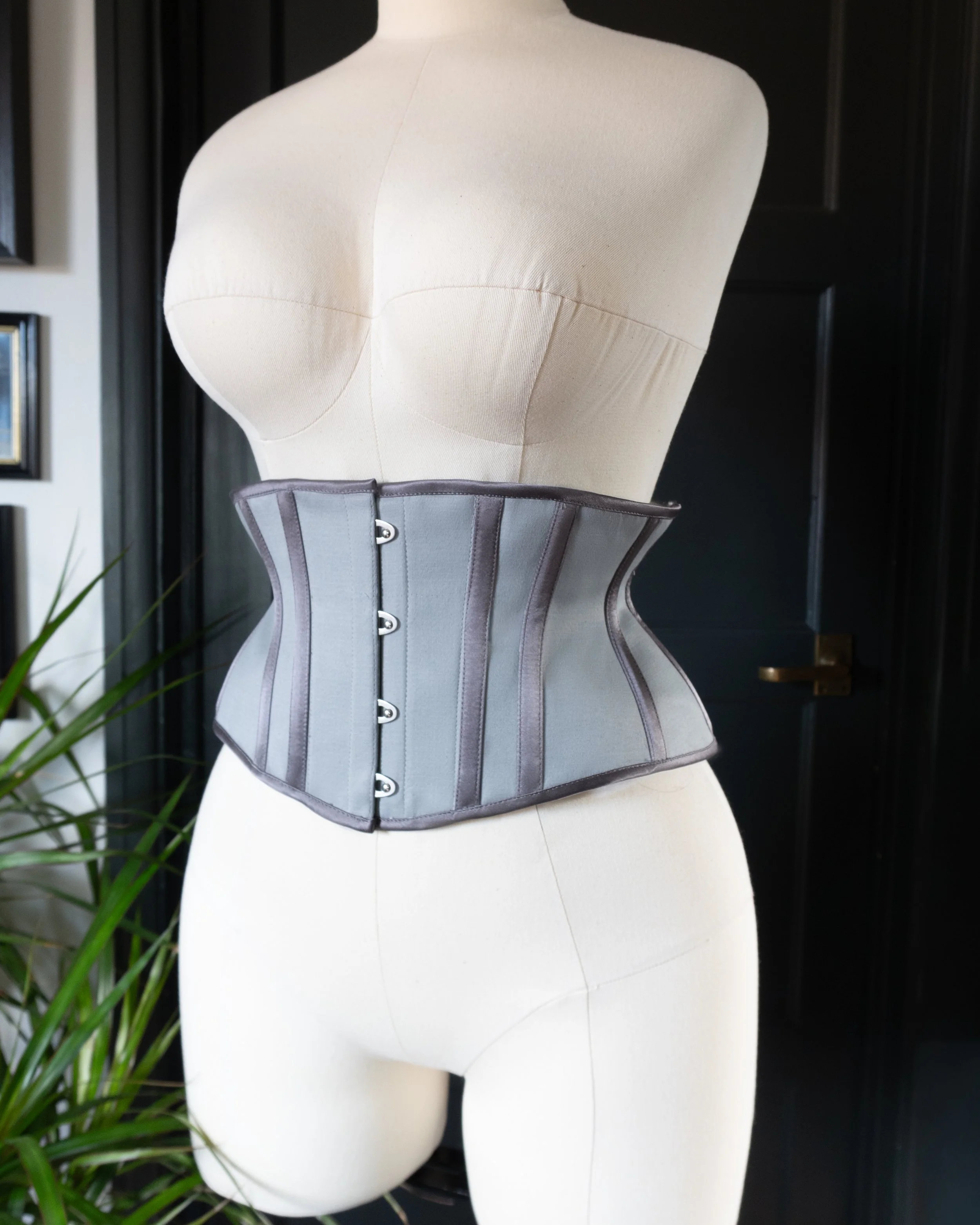 Cincher - Sateen and Silk - size 24"