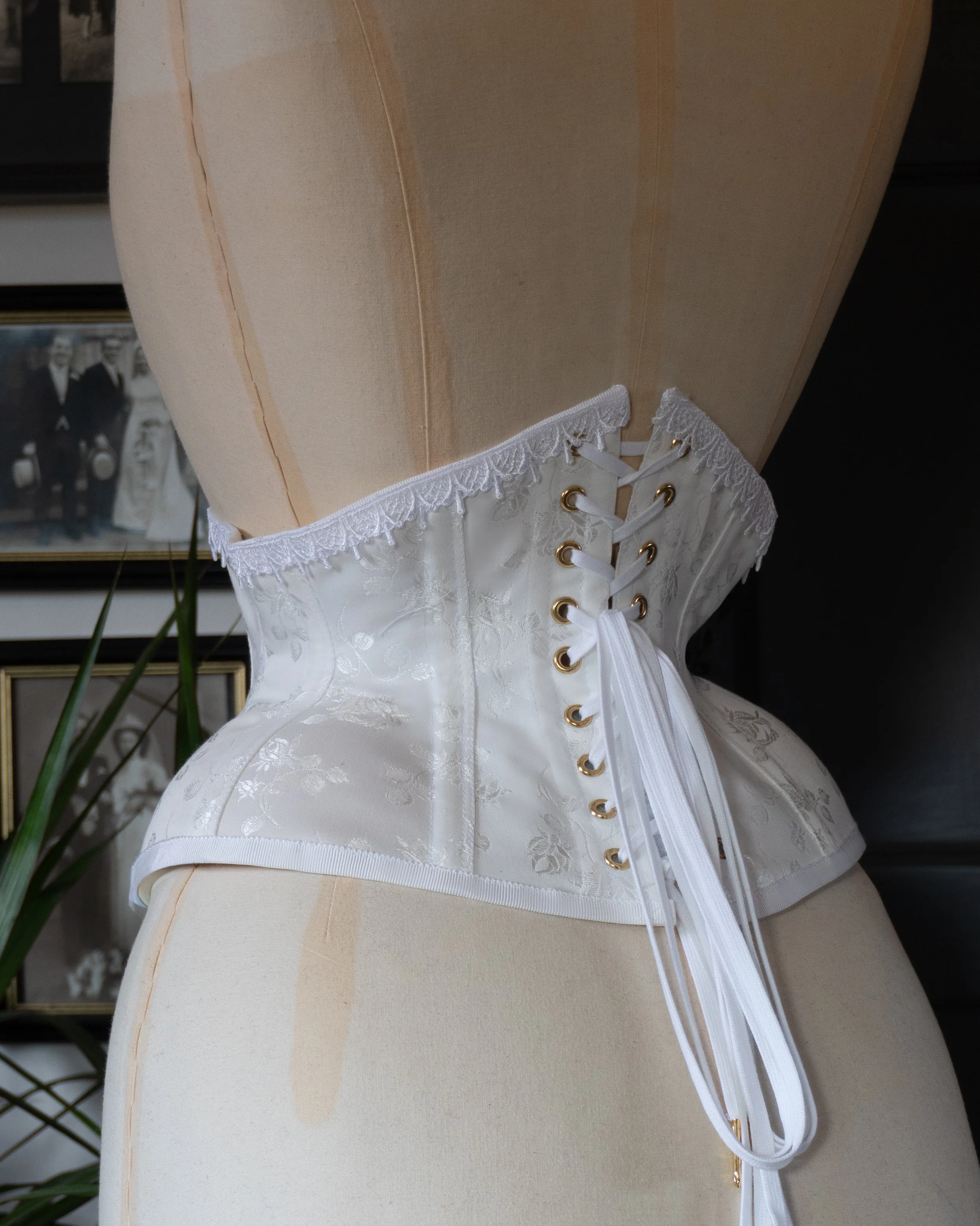 Rosebud cincher-6.jpg