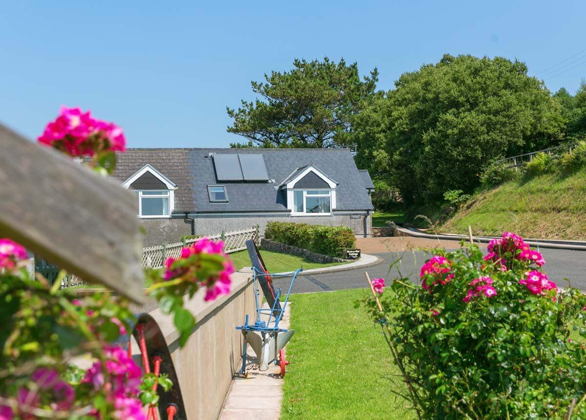 Gallery — Brynymor Cottage Gower Holiday Cottage to rent in Gower