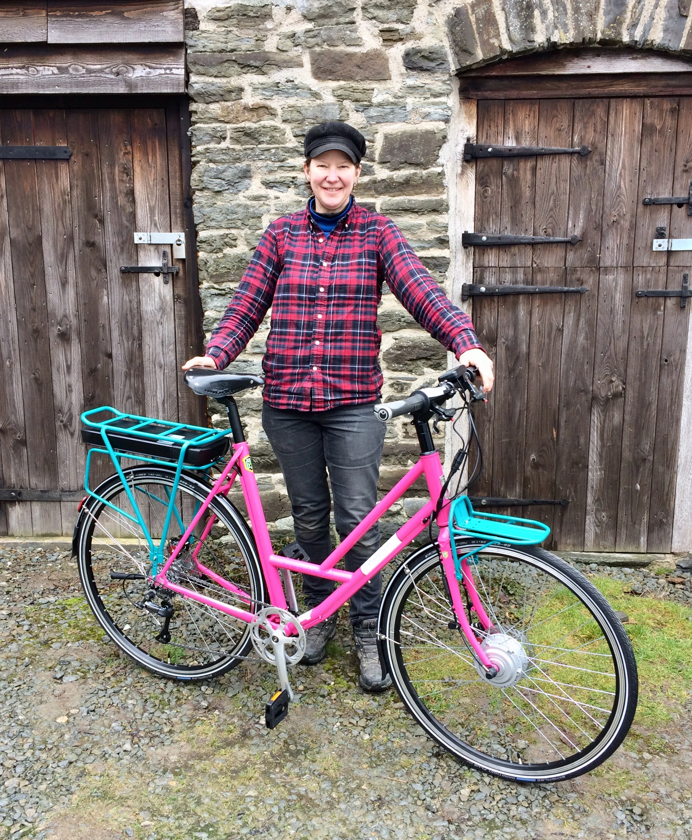 Reynolds 853/631 mix with disc specific fork blades. Front dropouts filed out to 10mm to accept 250W front wheel with cabling concealed in matching pink cable covers. Photo:  Vic Butt .