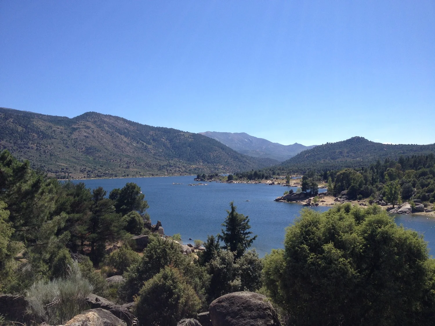 El Hotelito - pantano de Burguillo