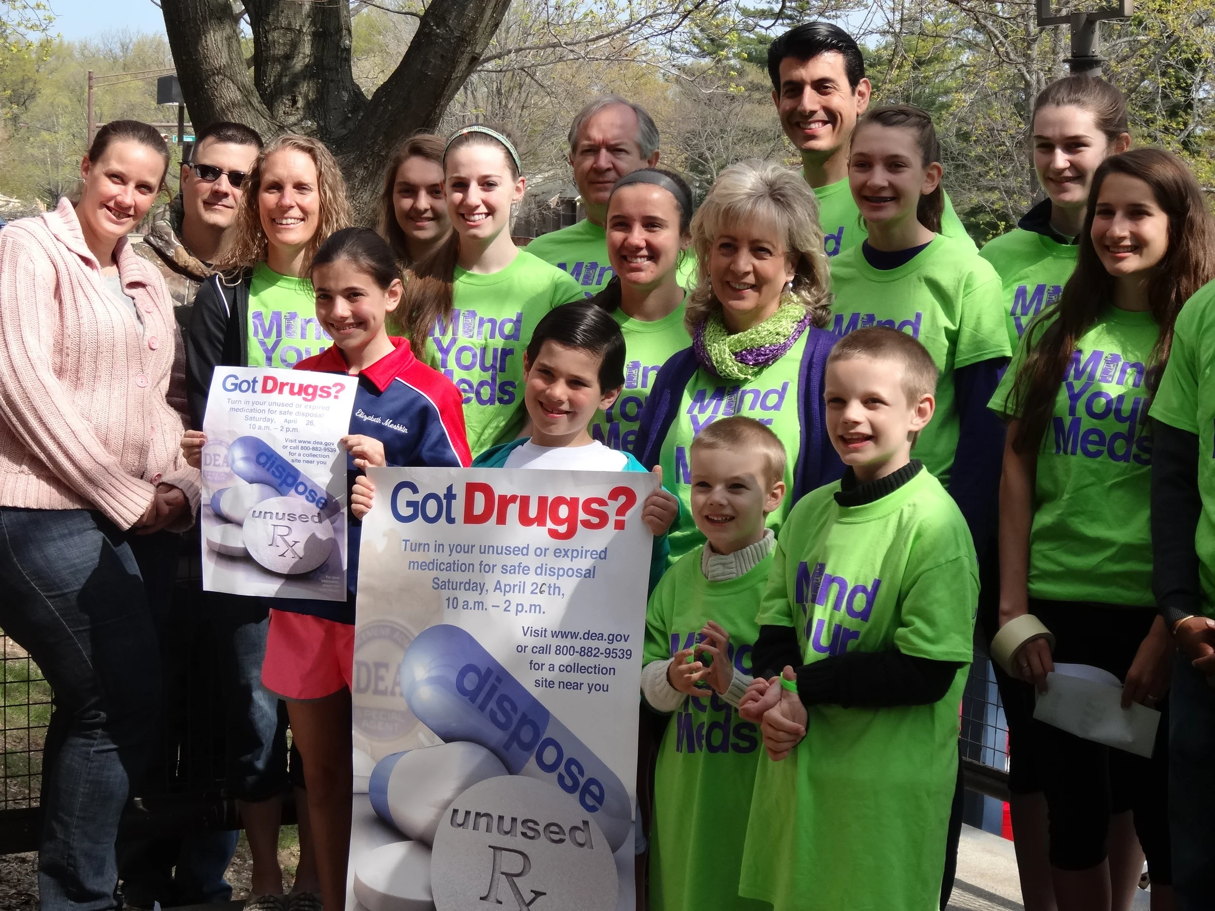 HC DrugFree's Teen Advisory Council Assists at Drug Take Back Day April 26, 2014