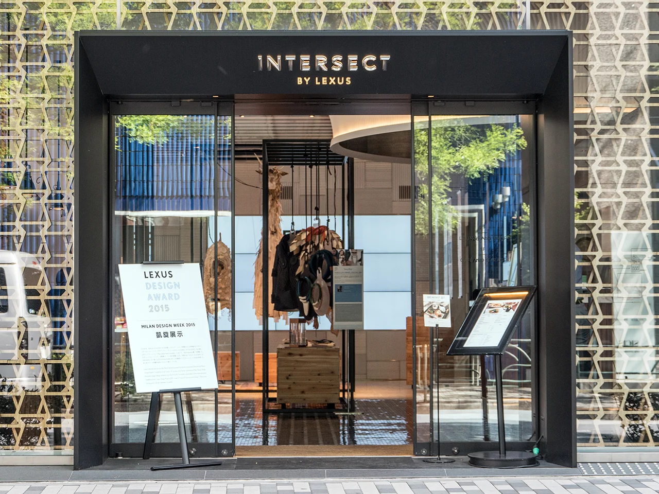TokyoExhibit_Facade_Near_S.jpg