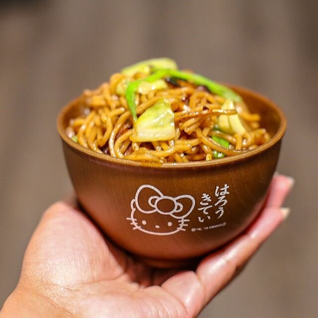 Just a little bowl of comfort to start my weekend 🍲 #yakisoba #comfortfood #hellokitty .
.
.
.
#fanciiful #foodlover #foodblogger #cooking #homemade #lovefood #essenceeats #vscofood #feedfeed #f52gram #beautifulcuisines #forkyeah #tastespotting #ins