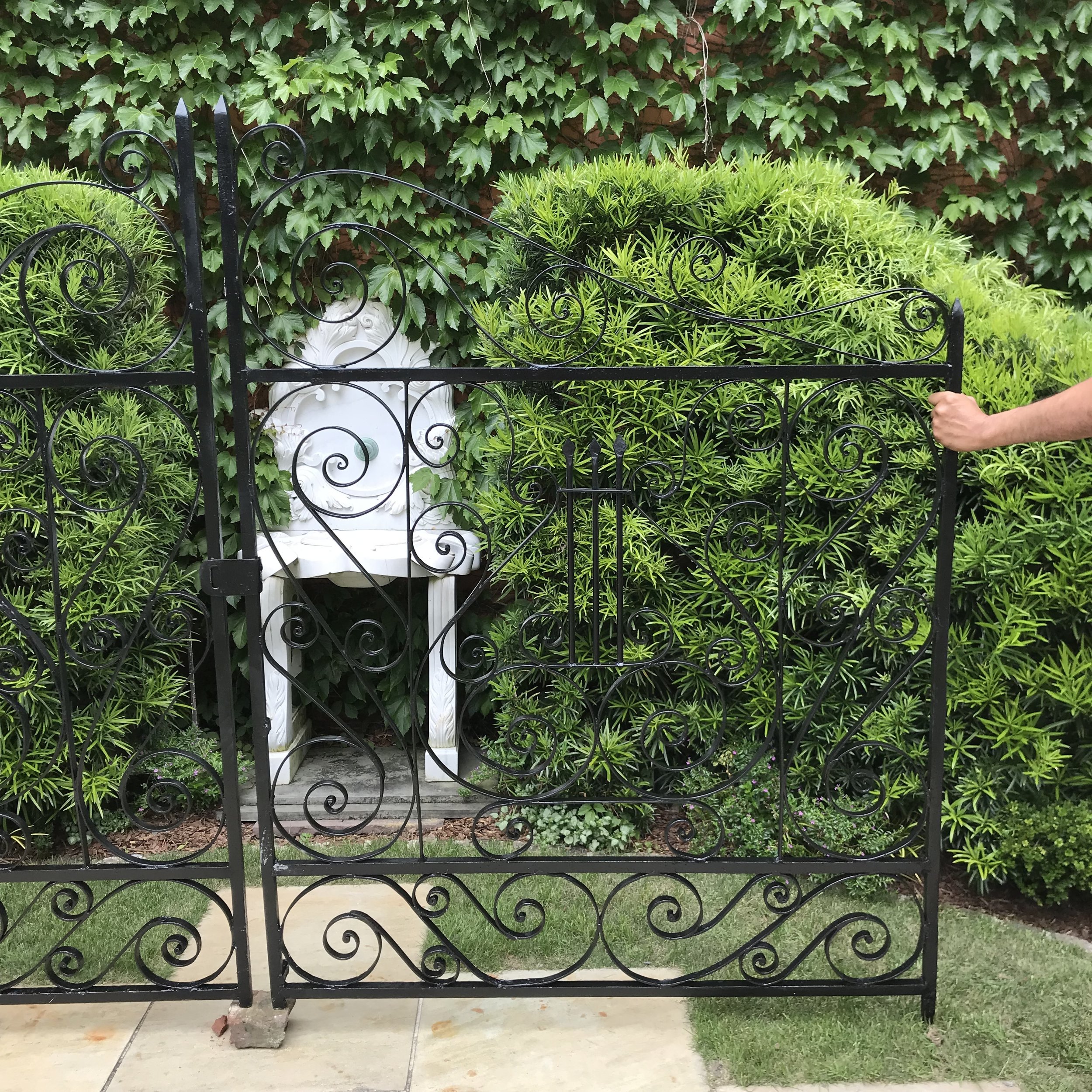 6096. Philip Simmons Iron Gate 2_Charleston GardenWorks.jpg