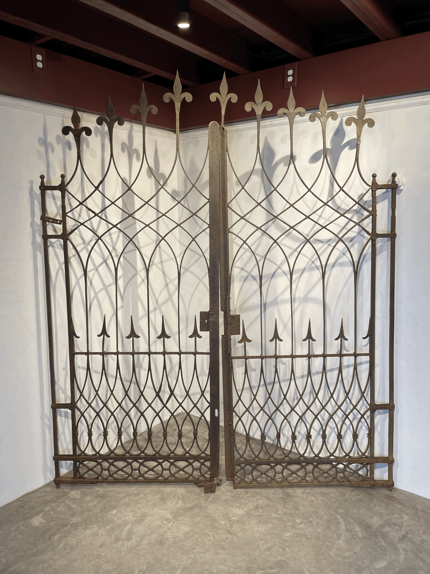 iron gate — CHARLESTON GARDENWORKS, image size:1500x2000